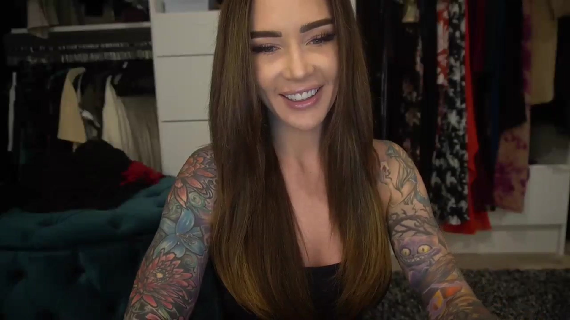 Gallery image thumbnail from VapePapi's myfreecams stream on, 09/04/2023, 22:00 image 11 of 20