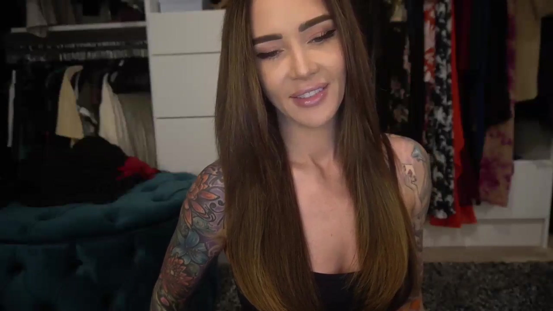 Gallery image thumbnail from VapePapi's myfreecams stream on, 09/04/2023, 22:00 image 12 of 20