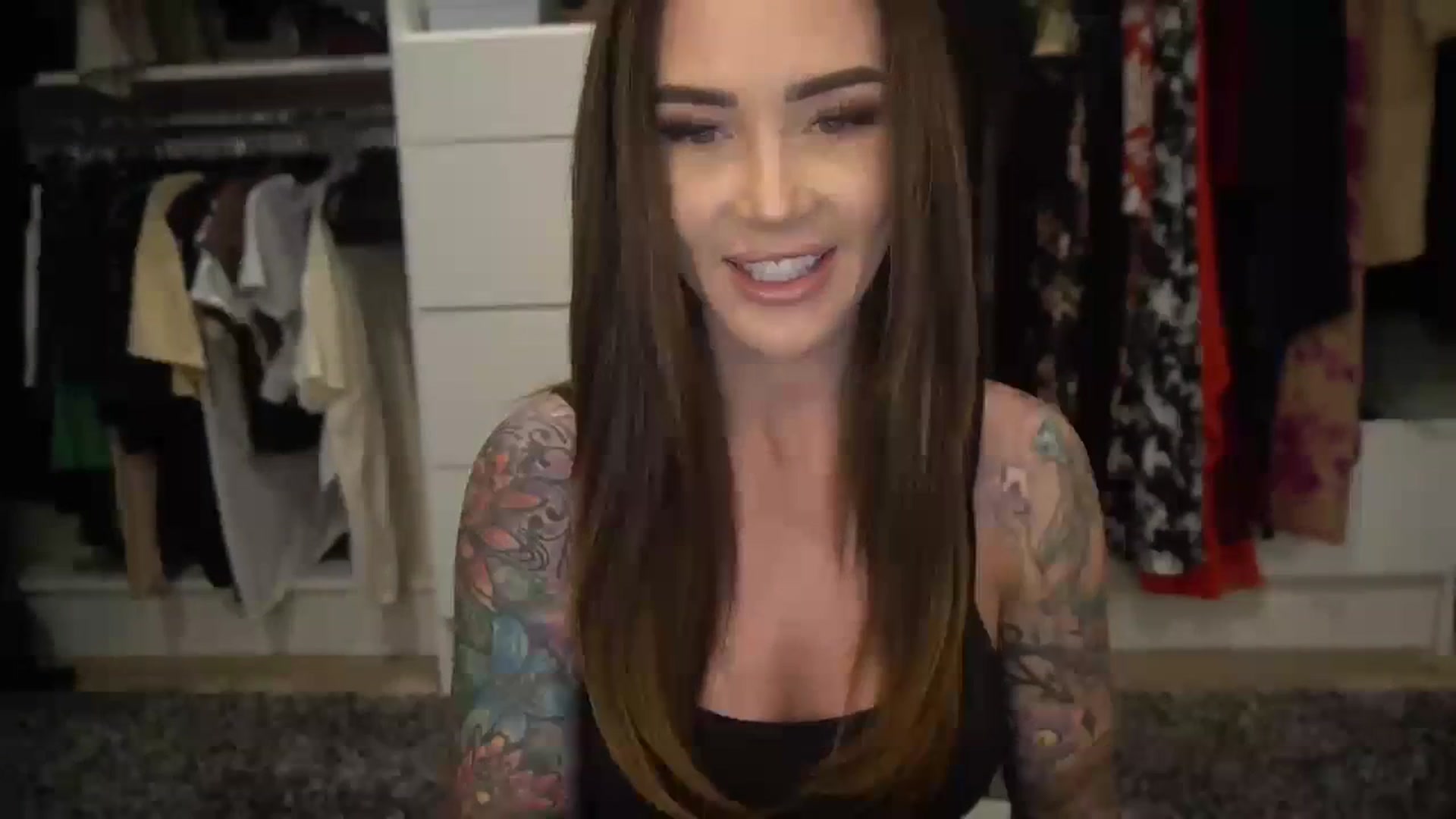 Gallery image thumbnail from VapePapi's myfreecams stream on, 09/11/2023, 21:36 image 6 of 20