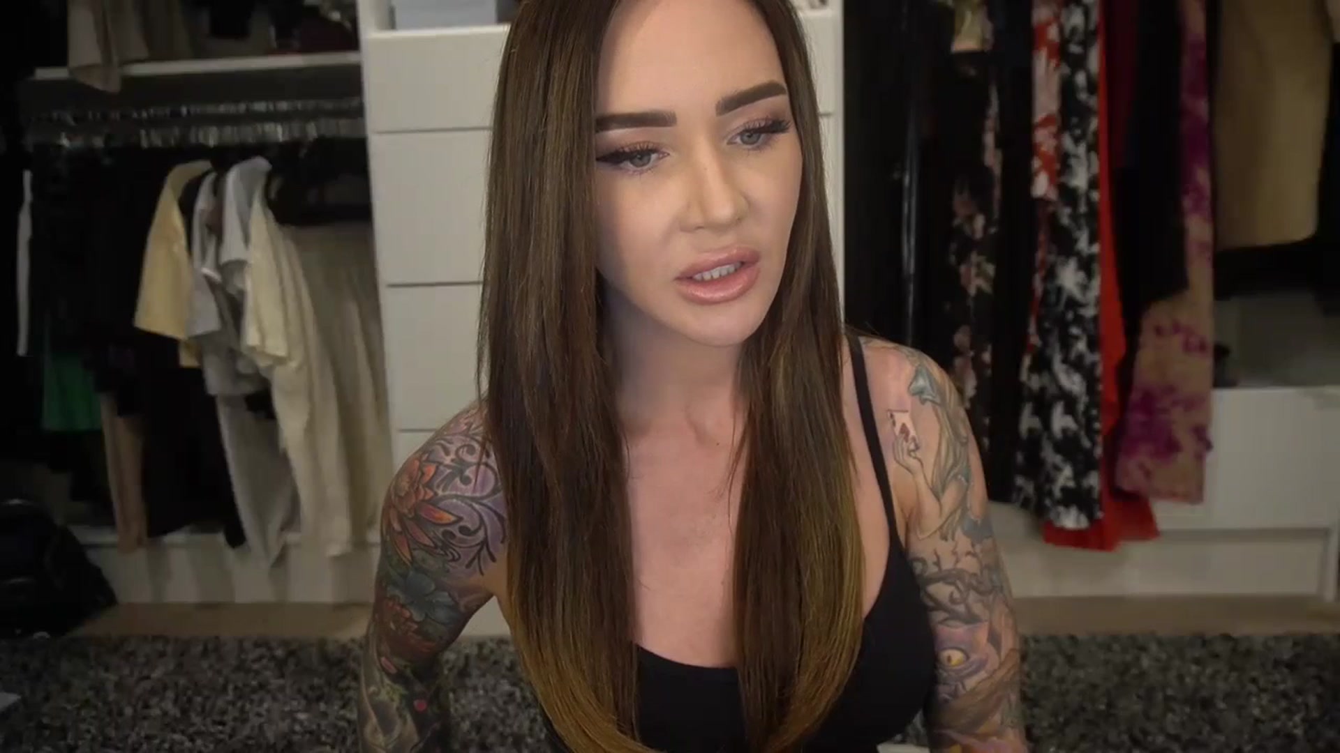 Gallery image thumbnail from VapePapi's myfreecams stream on, 09/17/2023, 19:56 image 12 of 20