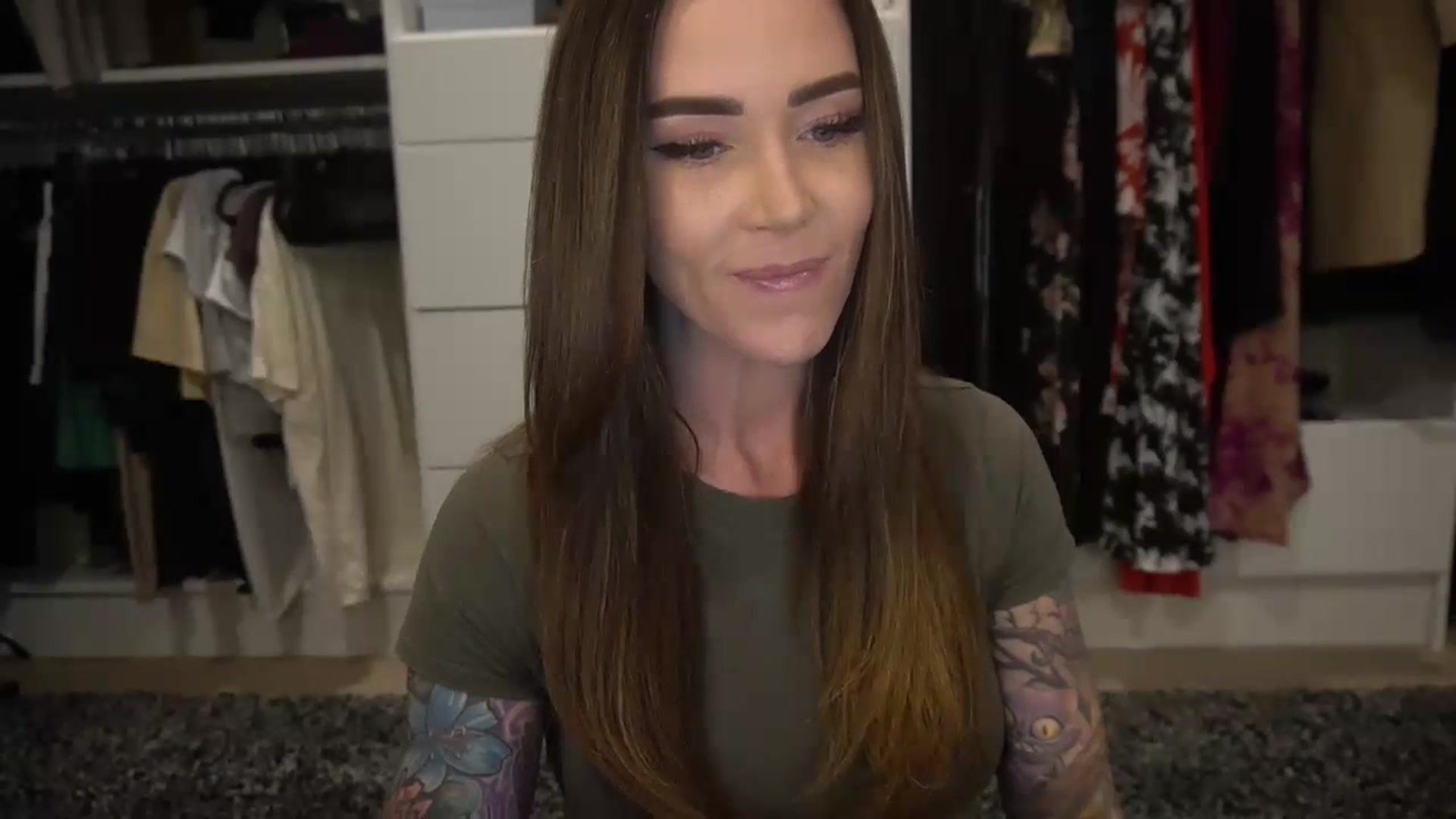Gallery image thumbnail from VapePapi's myfreecams stream on, 10/08/2023, 19:50 image 15 of 20