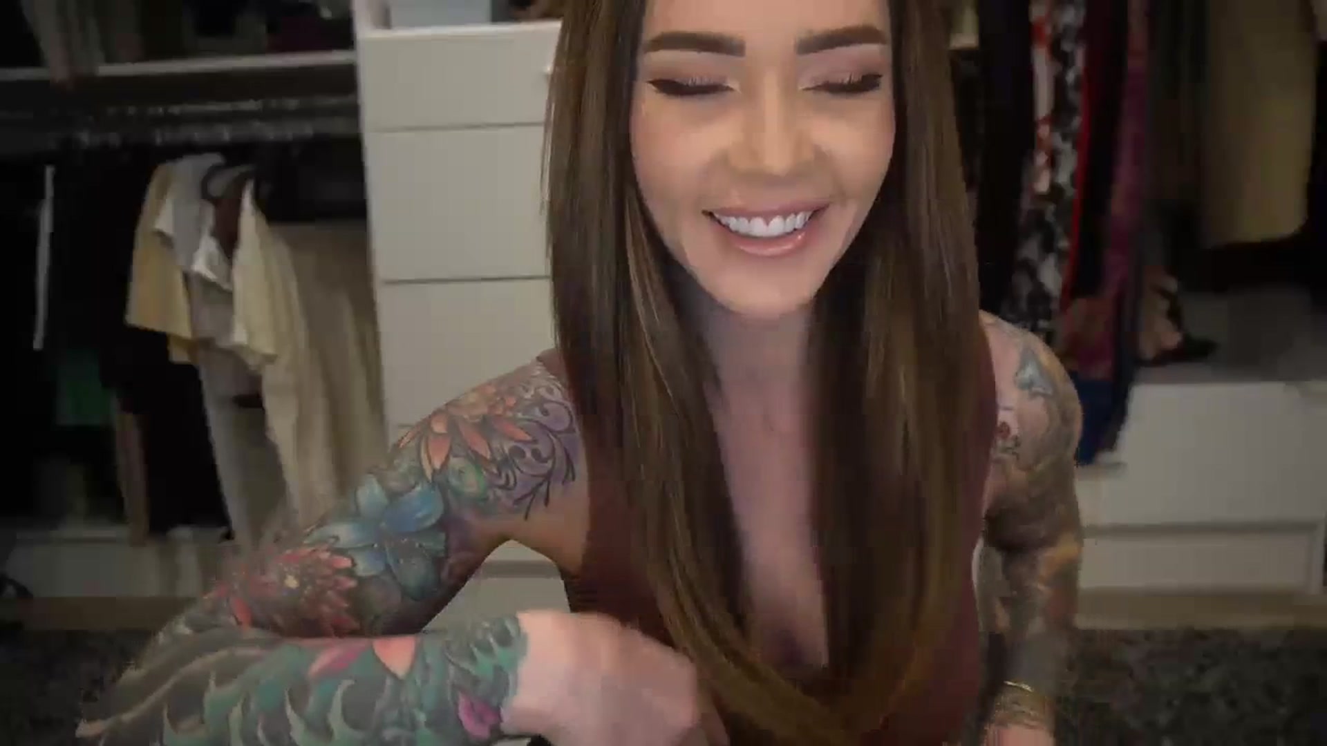 Gallery image thumbnail from VapePapi's myfreecams stream on, 10/09/2023, 21:52 image 9 of 20