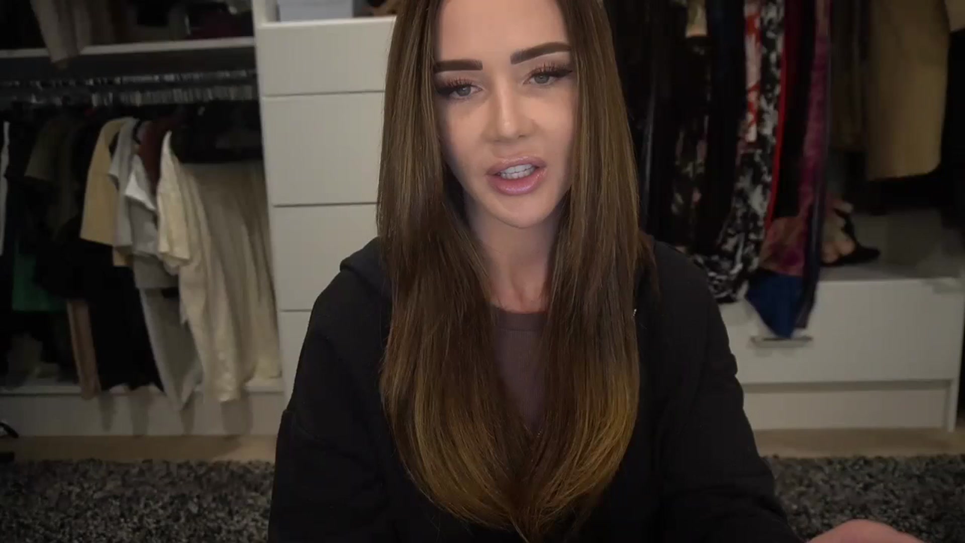 Gallery image thumbnail from VapePapi's myfreecams stream on, 10/15/2023, 19:28 image 17 of 20