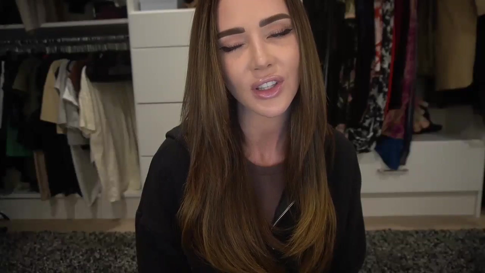 Gallery image thumbnail from VapePapi's myfreecams stream on, 10/15/2023, 19:28 image 16 of 20