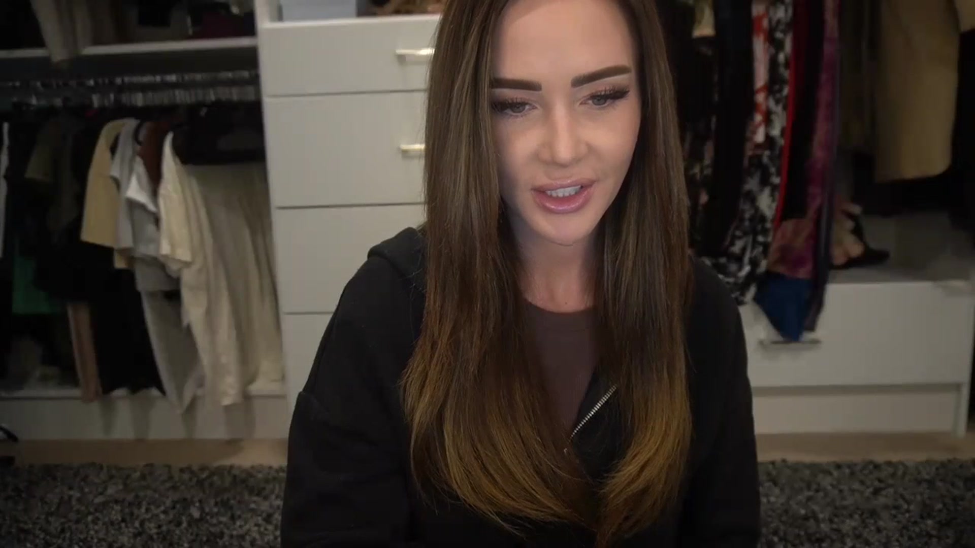 Gallery image thumbnail from VapePapi's myfreecams stream on, 10/15/2023, 19:28 image 15 of 20