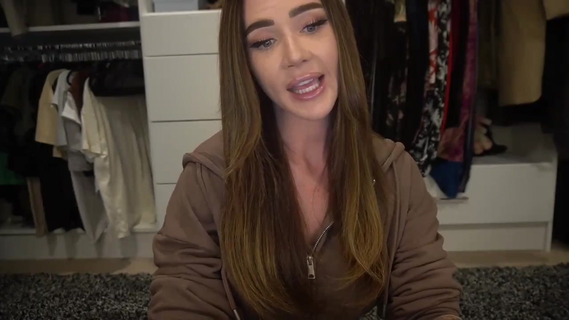 Gallery image thumbnail from VapePapi's myfreecams stream on, 10/17/2023, 21:41 image 6 of 20