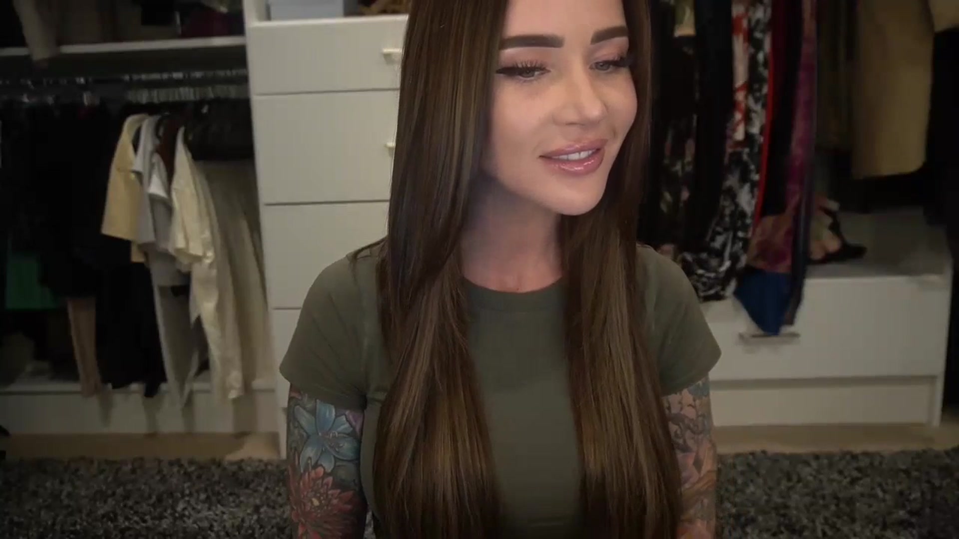 Gallery image thumbnail from VapePapi's myfreecams stream on, 10/18/2023, 22:17 image 16 of 20