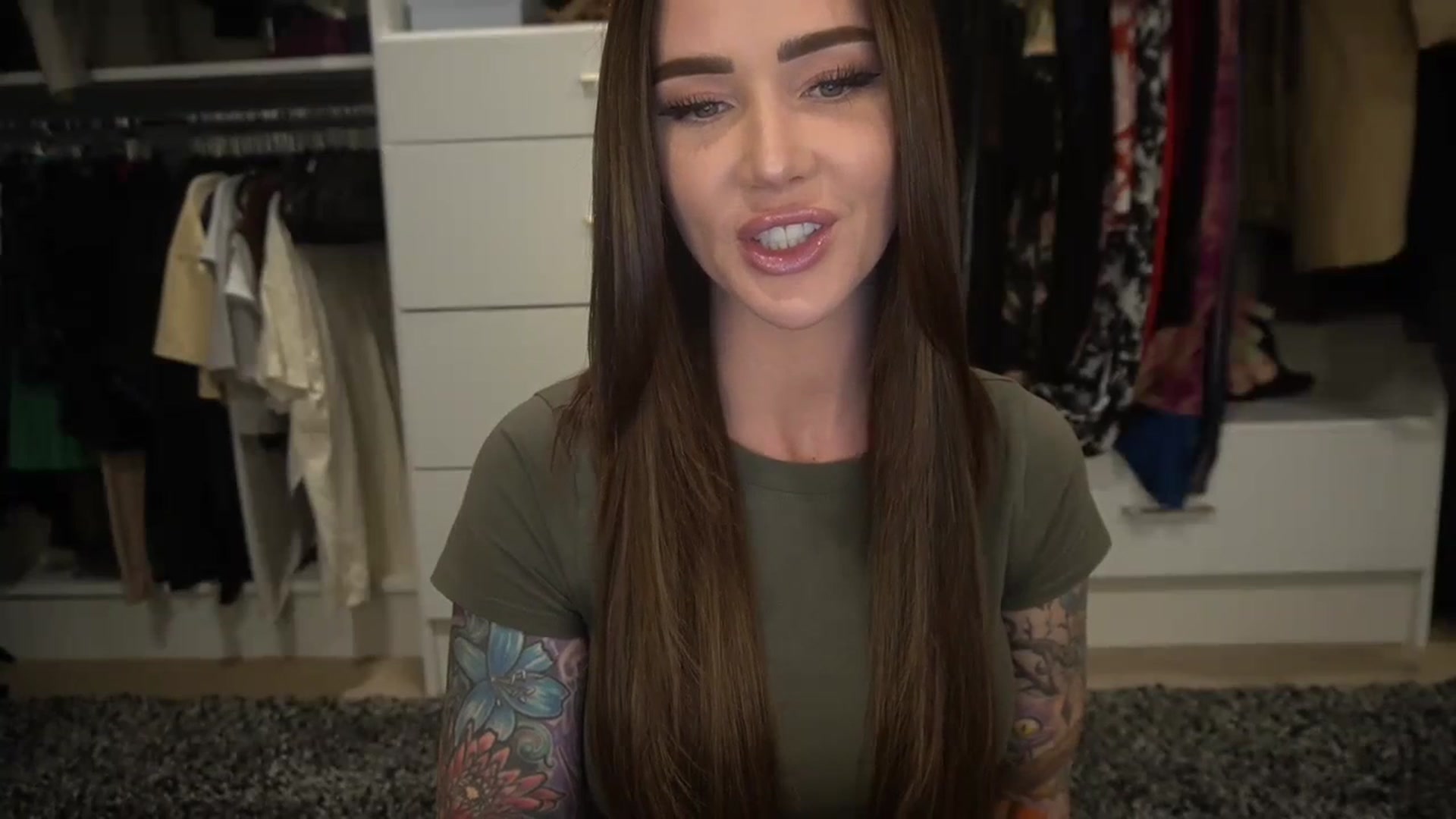 Gallery image thumbnail from VapePapi's myfreecams stream on, 10/18/2023, 22:17 image 3 of 20