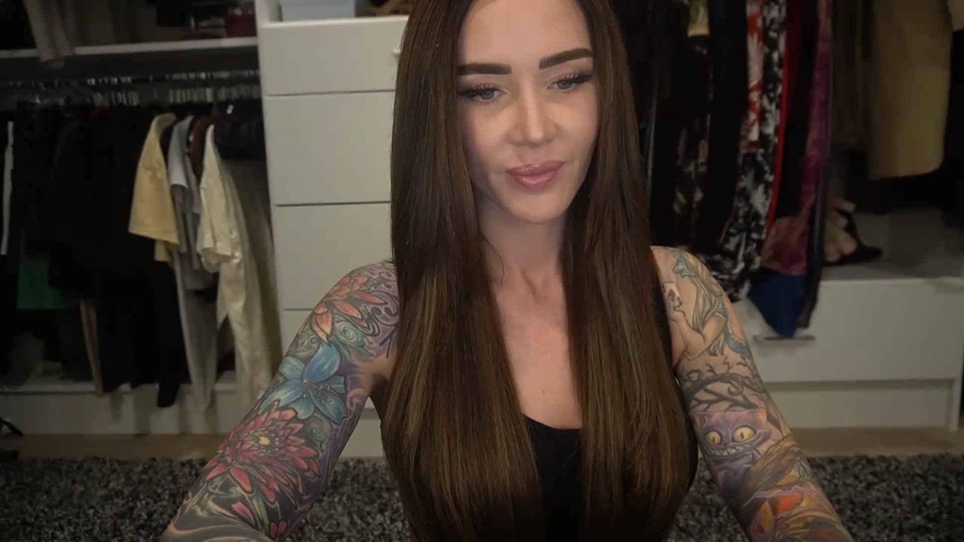 Gallery image thumbnail from VapePapi's myfreecams stream on, 10/20/2023, 21:54 image 10 of 20
