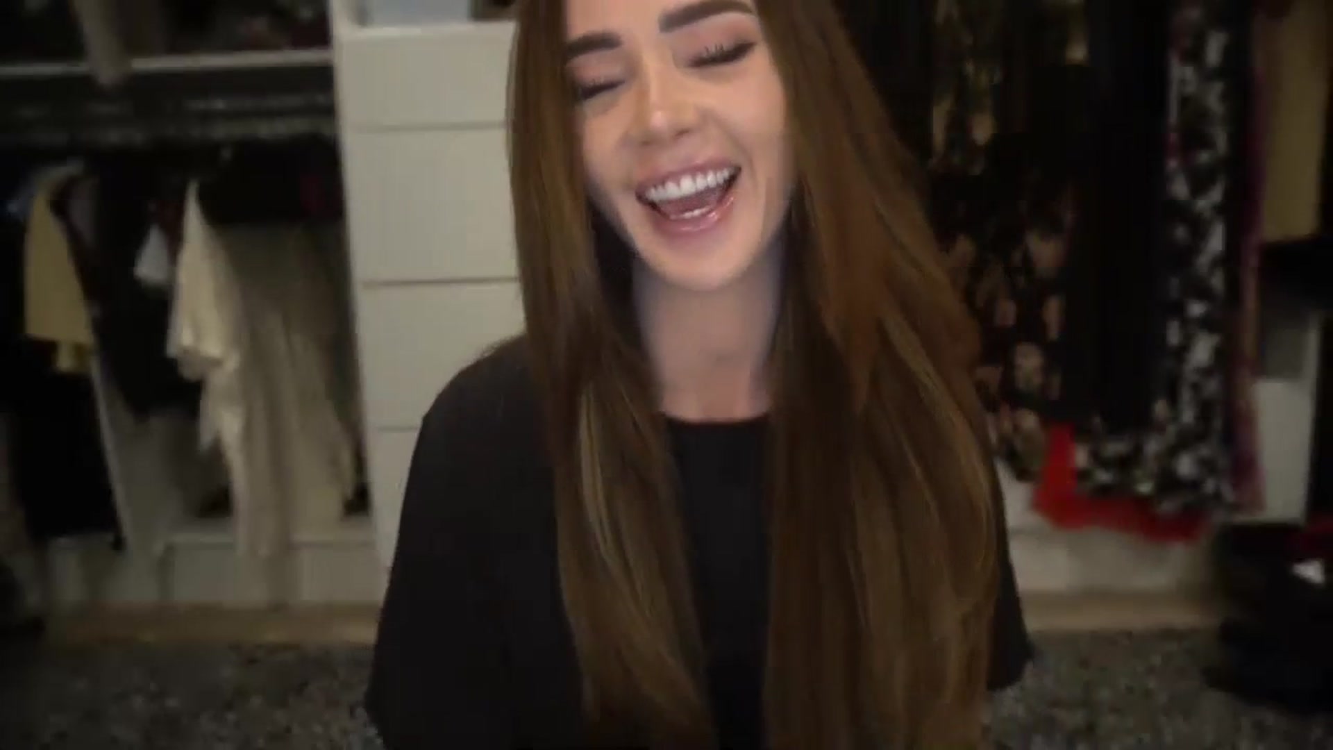 Gallery image thumbnail from VapePapi's myfreecams stream on, 10/29/2023, 19:42 image 3 of 20