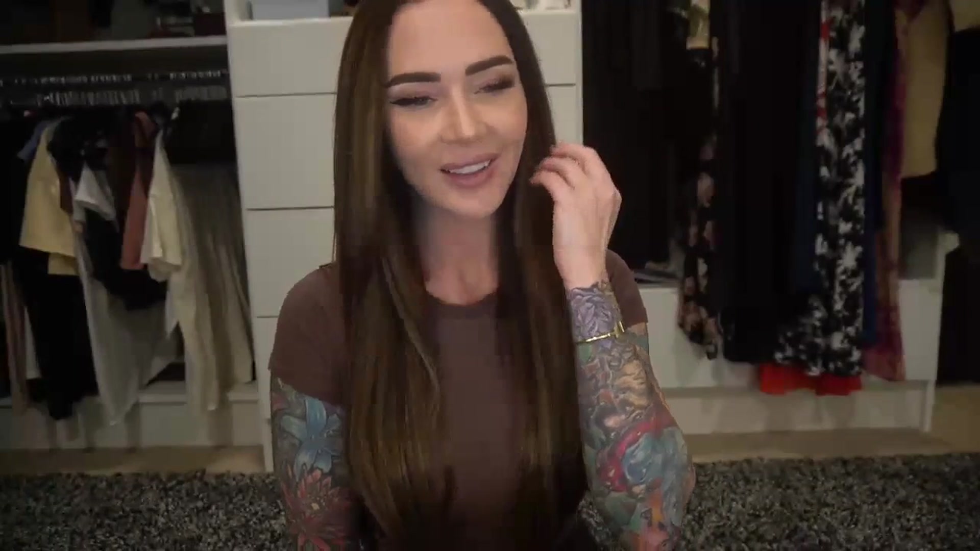 Gallery image thumbnail from VapePapi's myfreecams stream on, 11/07/2023, 22:23 image 11 of 20