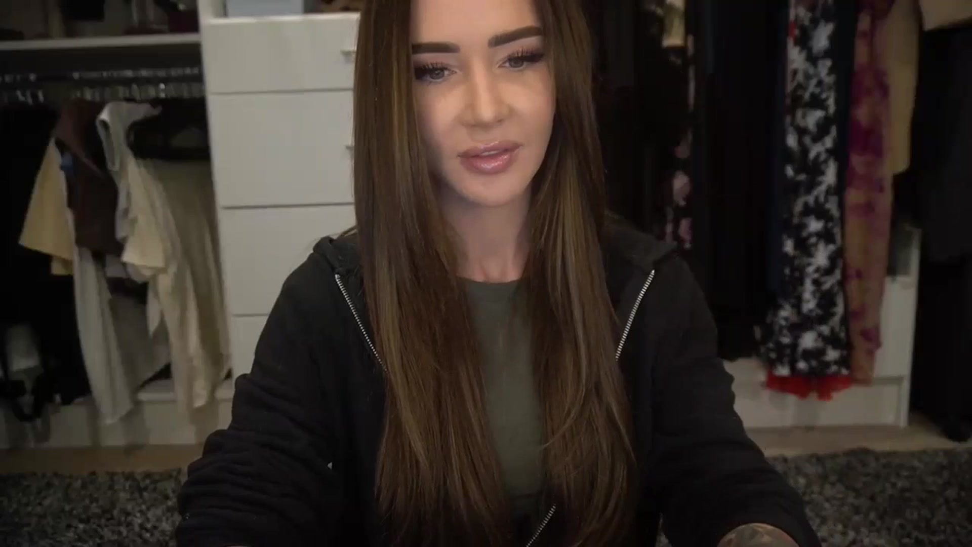 Gallery image thumbnail from VapePapi's myfreecams stream on, 11/19/2023, 20:42 image 1 of 20