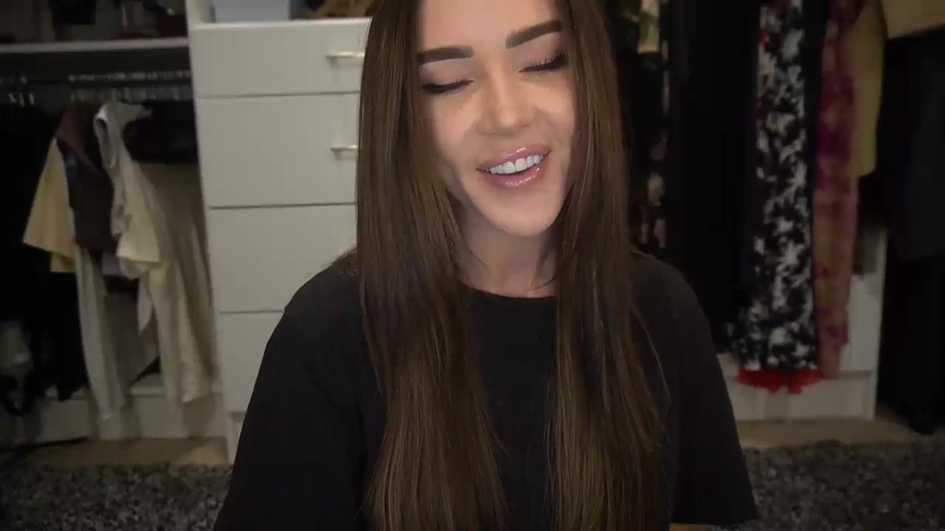 Gallery image thumbnail from VapePapi's myfreecams stream on, 11/21/2023, 22:57 image 2 of 20