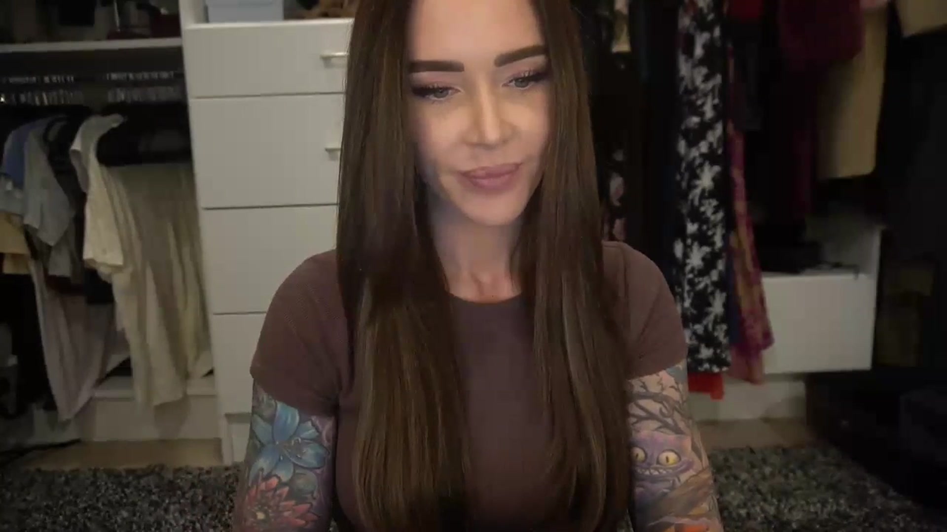 Gallery image thumbnail from VapePapi's myfreecams stream on, 11/22/2023, 22:50 image 15 of 20