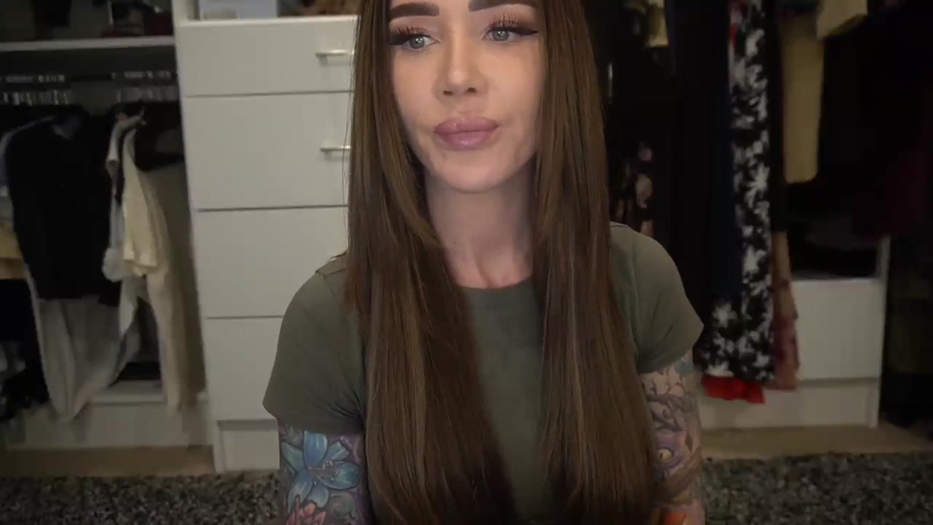 Gallery image thumbnail from VapePapi's myfreecams stream on, 12/03/2023, 20:53 image 18 of 20