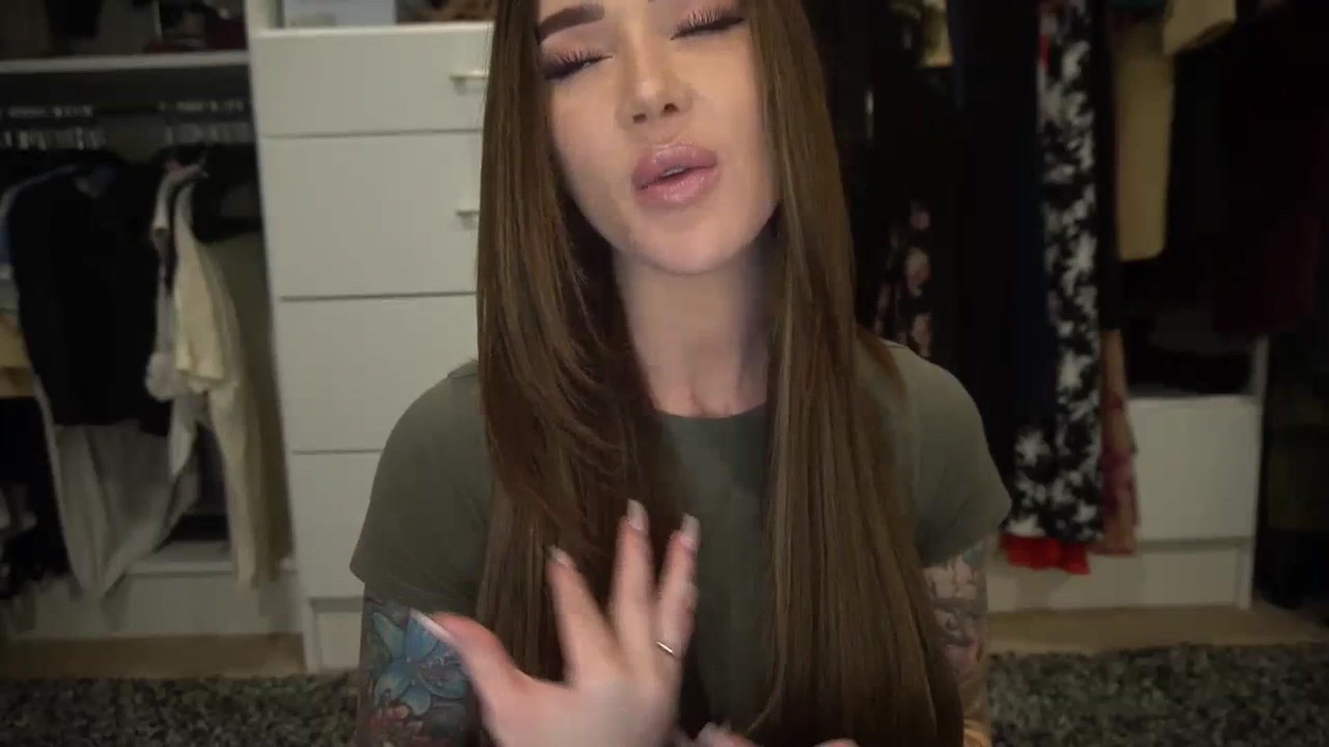 Gallery image thumbnail from VapePapi's myfreecams stream on, 12/03/2023, 20:53 image 13 of 20