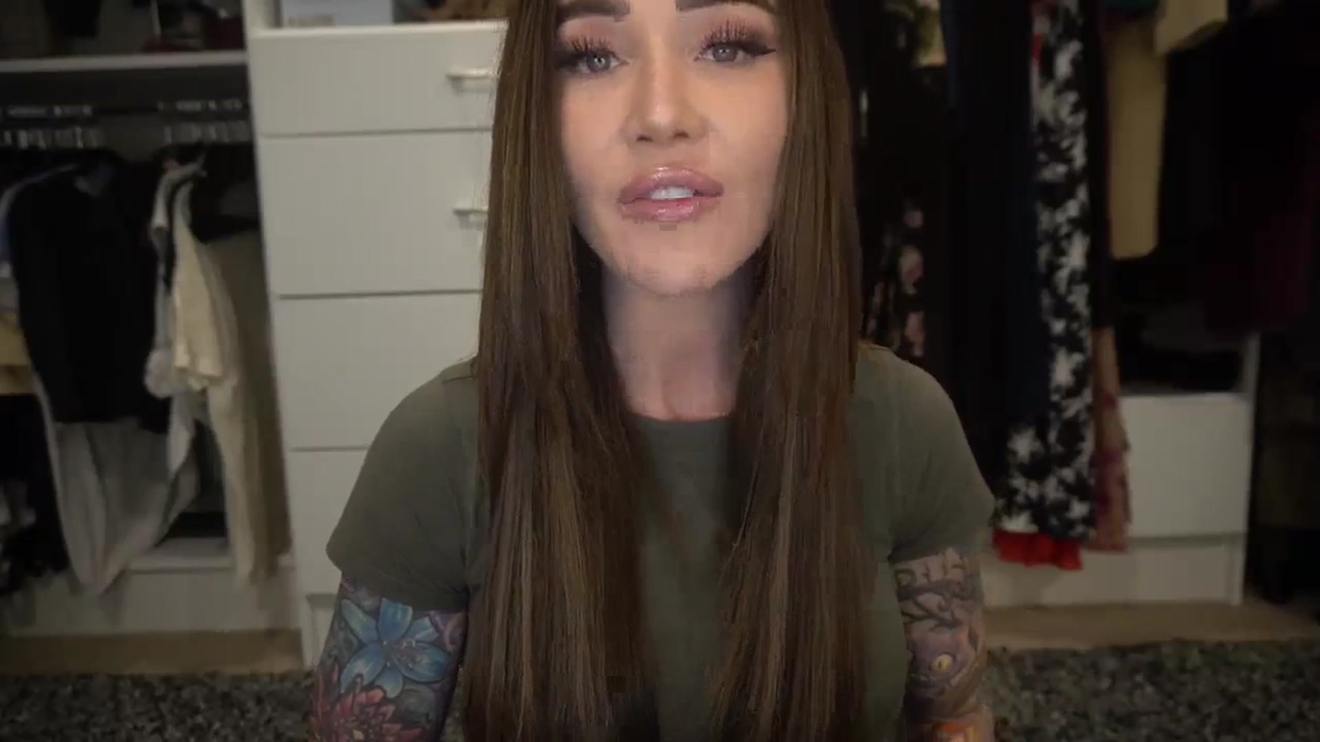 Gallery image thumbnail from VapePapi's myfreecams stream on, 12/03/2023, 20:53 image 16 of 20