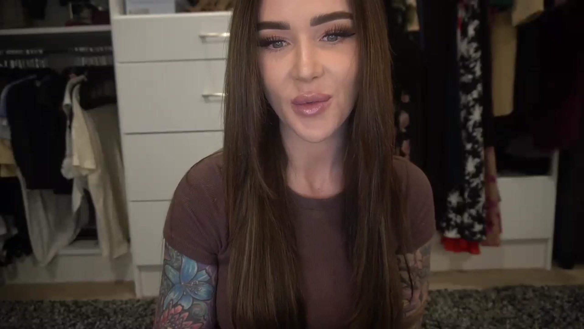 Gallery image thumbnail from VapePapi's myfreecams stream on, 12/04/2023, 22:49 image 4 of 20