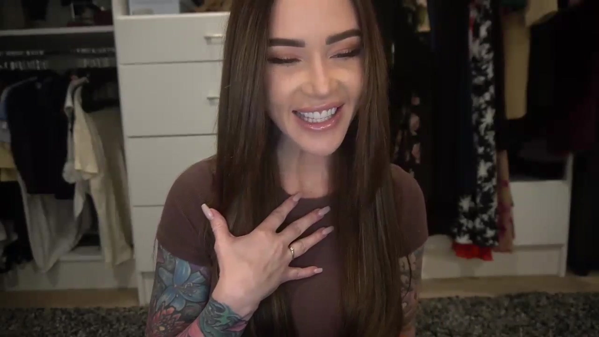 Gallery image thumbnail from VapePapi's myfreecams stream on, 12/04/2023, 22:49 image 10 of 20