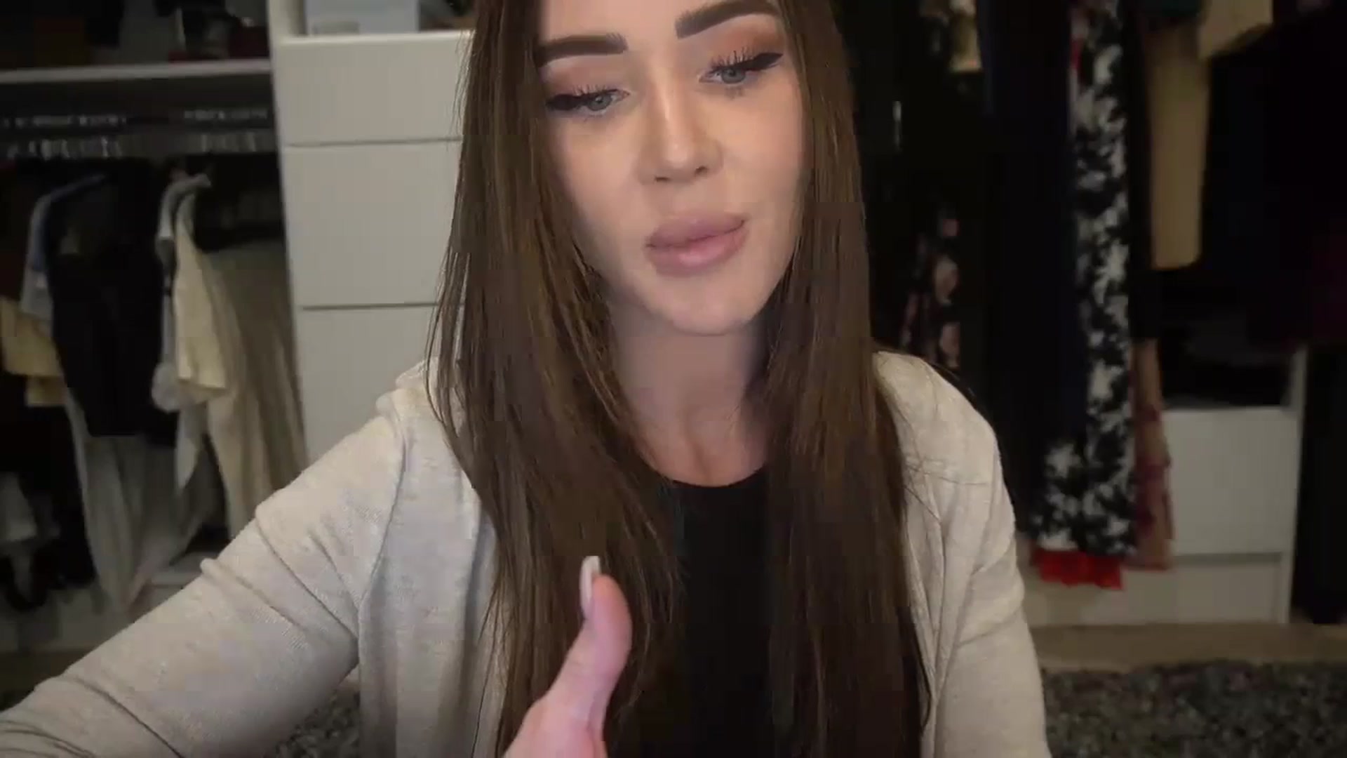 Gallery image thumbnail from VapePapi's myfreecams stream on, 12/05/2023, 22:51 image 13 of 20