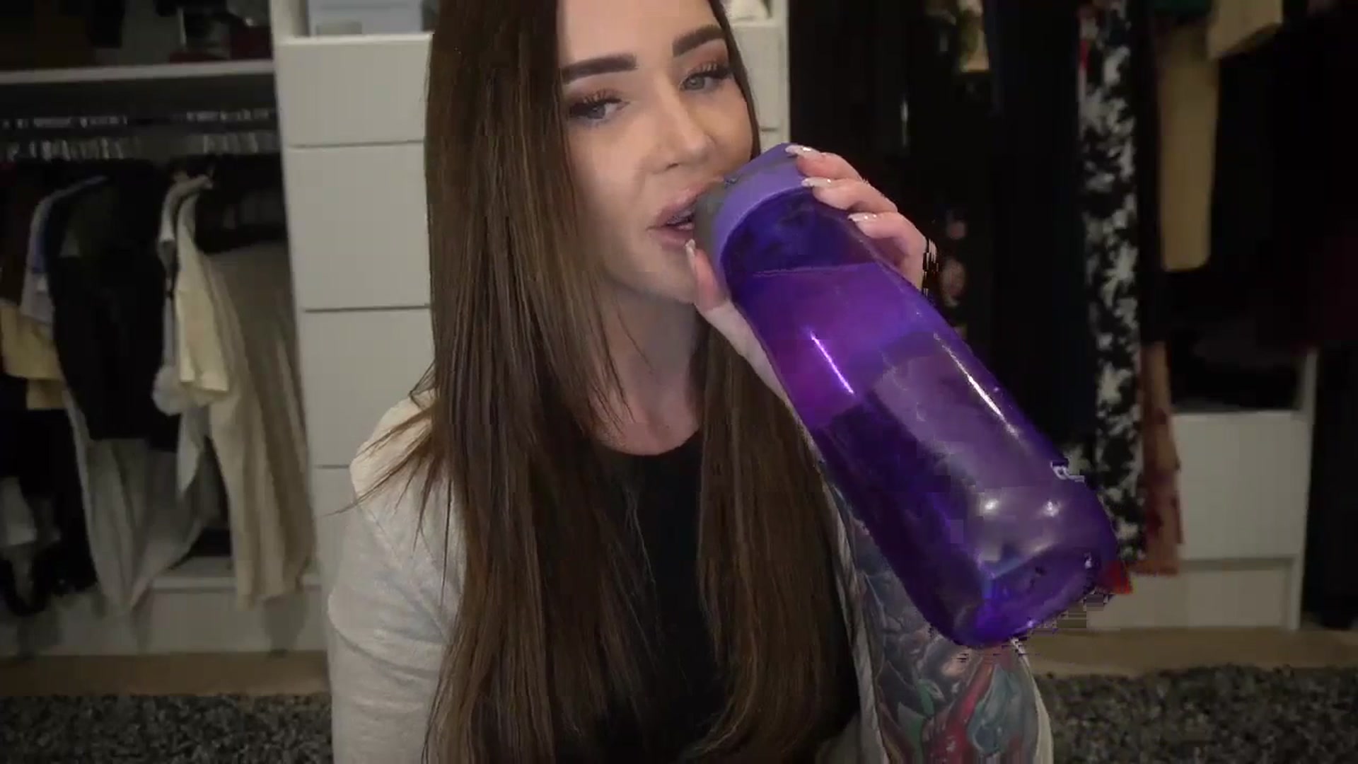 Gallery image thumbnail from VapePapi's myfreecams stream on, 12/05/2023, 22:51 image 9 of 20