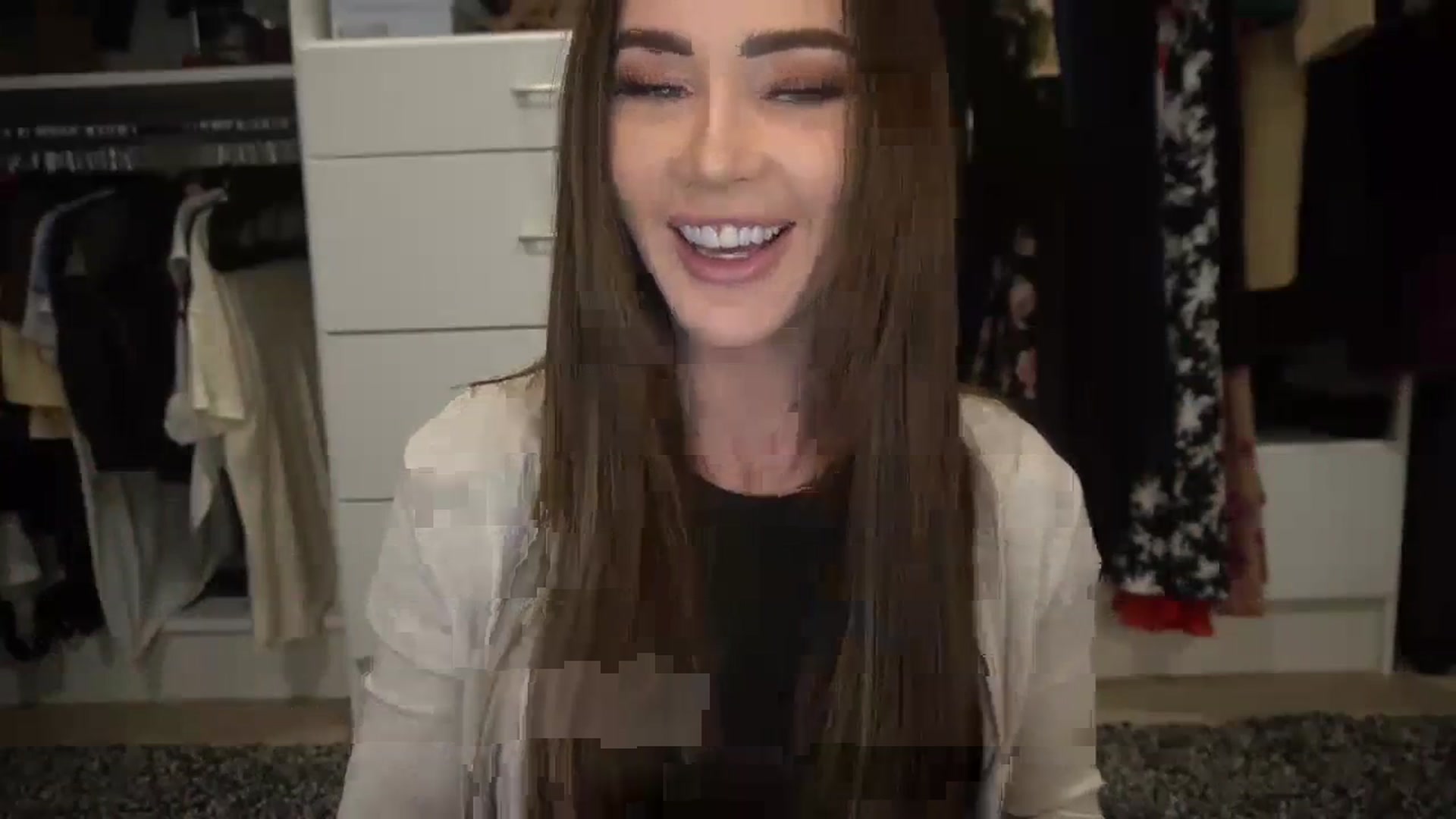 Gallery image thumbnail from VapePapi's myfreecams stream on, 12/05/2023, 22:51 image 15 of 20