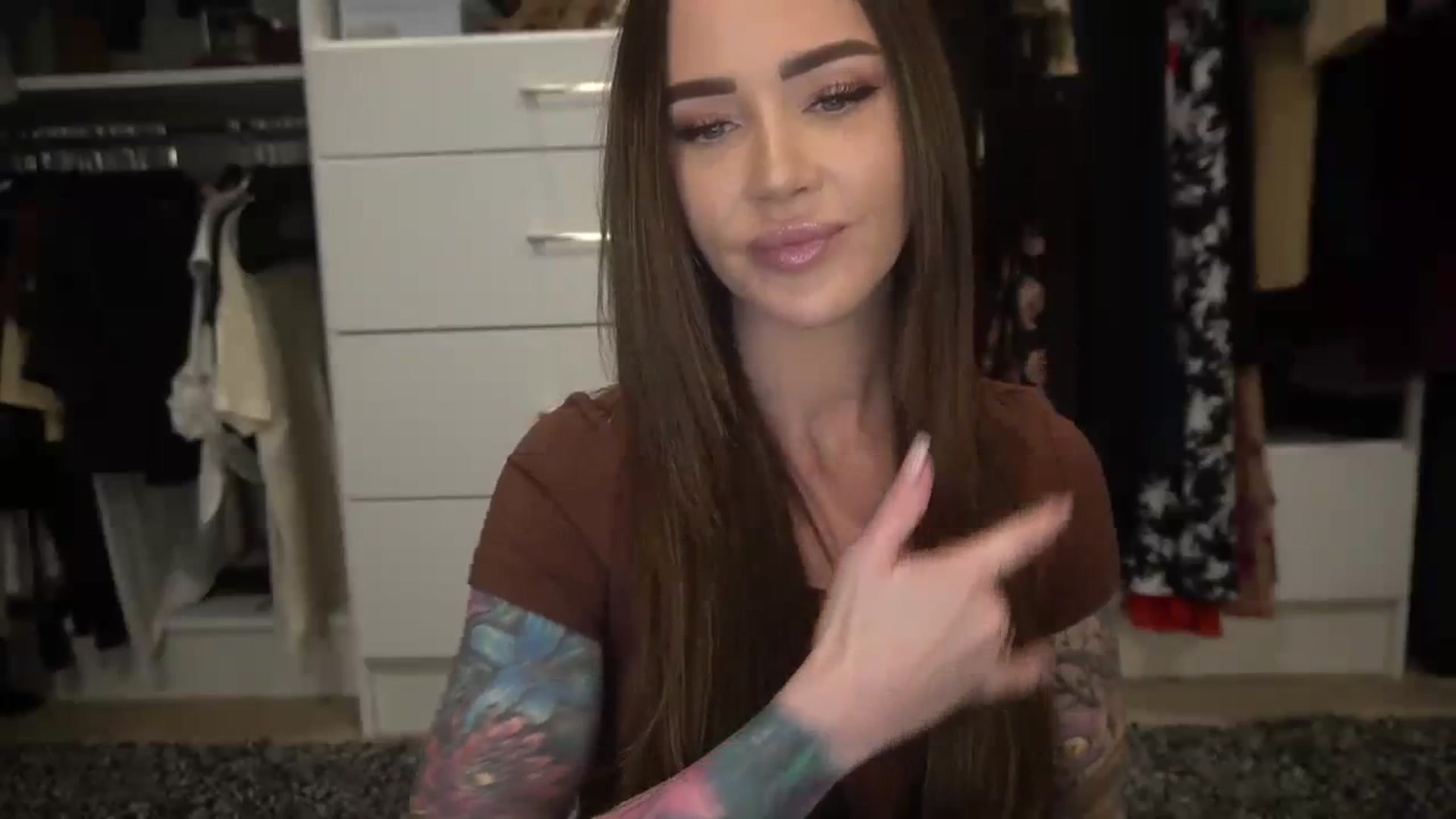 Gallery image thumbnail from VapePapi's myfreecams stream on, 12/10/2023, 21:03 image 15 of 20
