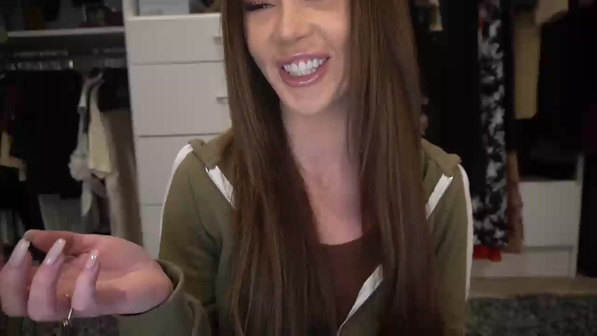 Gallery image thumbnail from VapePapi's myfreecams stream on, 12/10/2023, 21:03 image 2 of 20