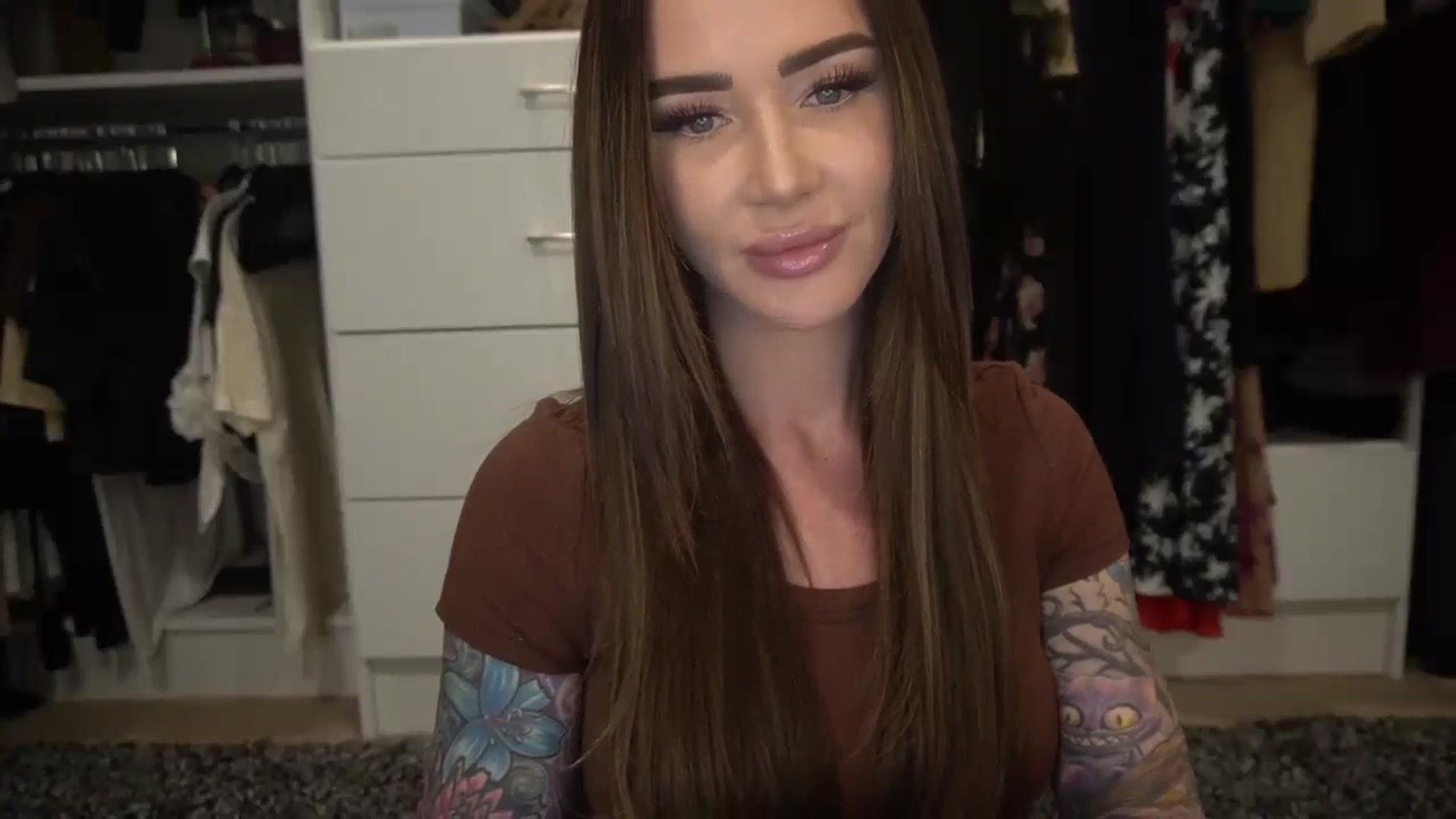 Gallery image thumbnail from VapePapi's myfreecams stream on, 12/10/2023, 21:03 image 19 of 20