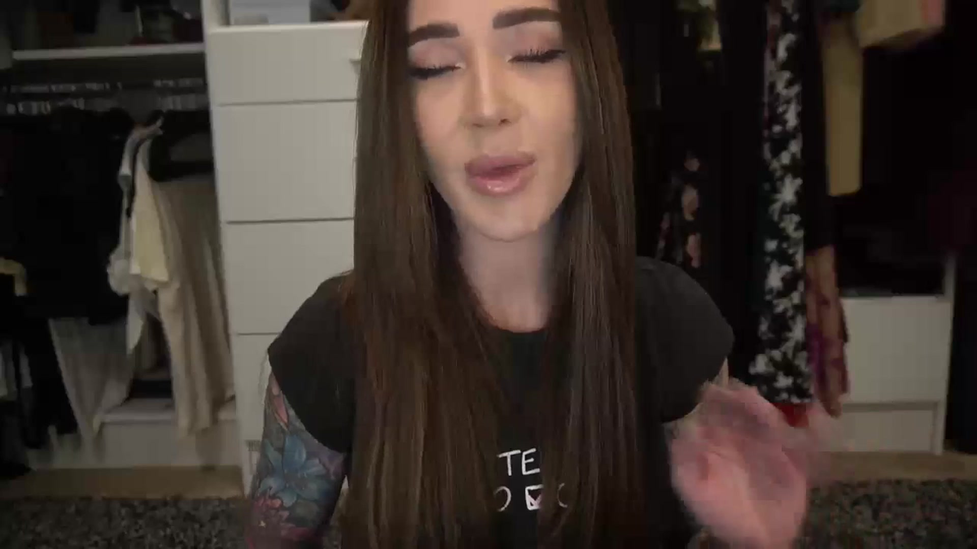 Gallery image thumbnail from VapePapi's myfreecams stream on, 12/13/2023, 22:45 image 5 of 20