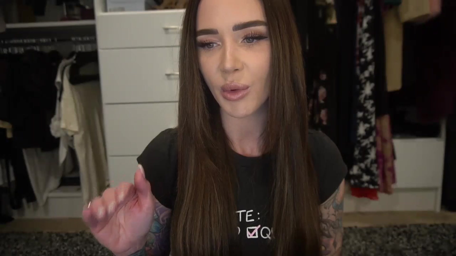 Gallery image thumbnail from VapePapi's myfreecams stream on, 12/13/2023, 22:45 image 16 of 20
