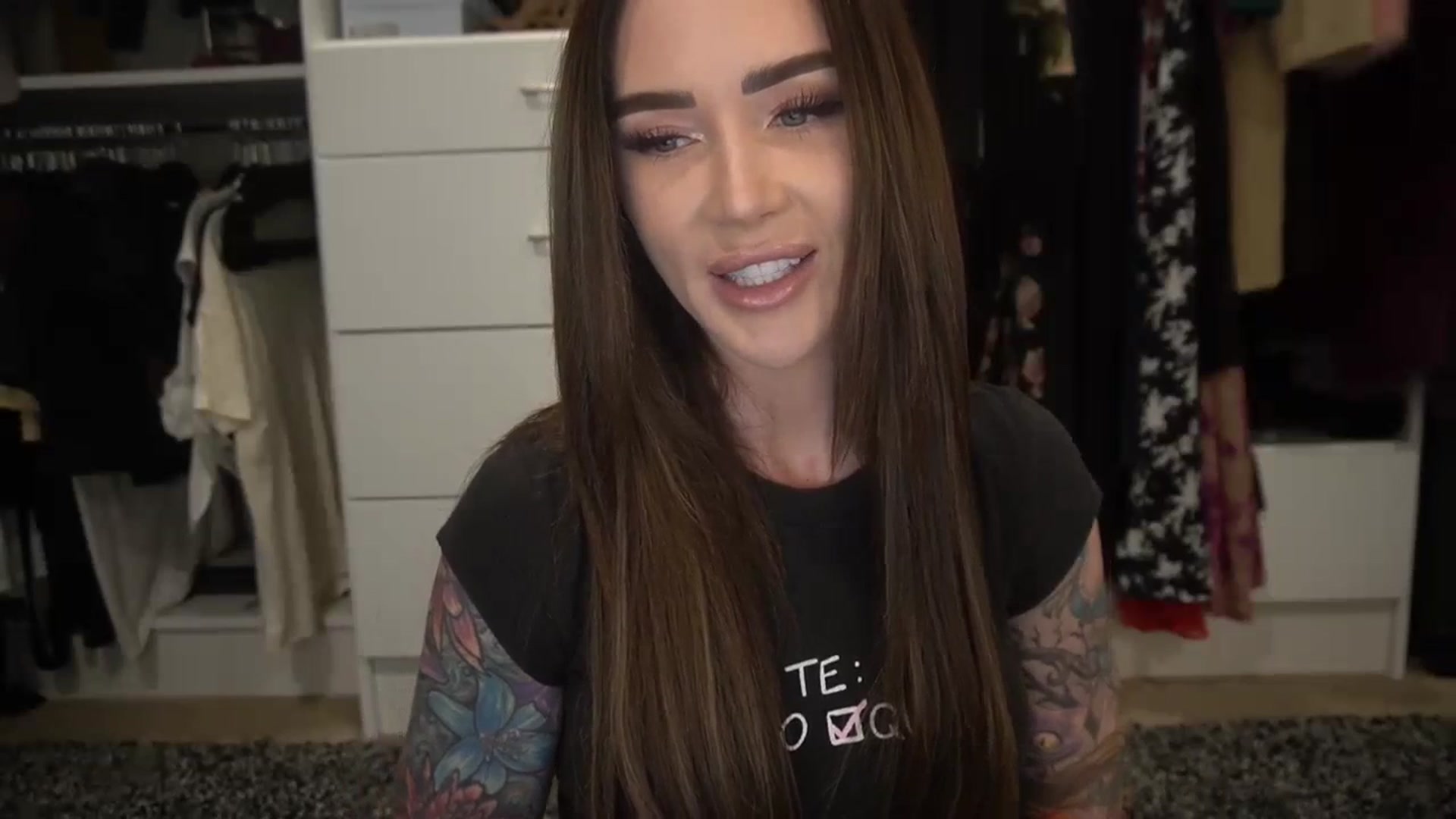 Gallery image thumbnail from VapePapi's myfreecams stream on, 12/13/2023, 22:45 image 10 of 20