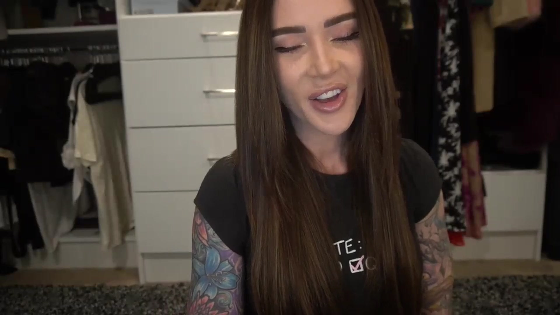 Gallery image thumbnail from VapePapi's myfreecams stream on, 12/13/2023, 22:45 image 13 of 20
