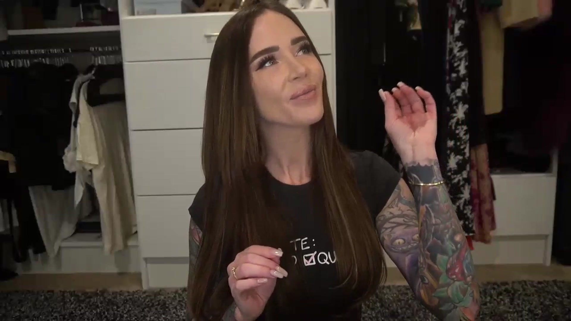 Gallery image thumbnail from VapePapi's myfreecams stream on, 12/13/2023, 22:45 image 17 of 20