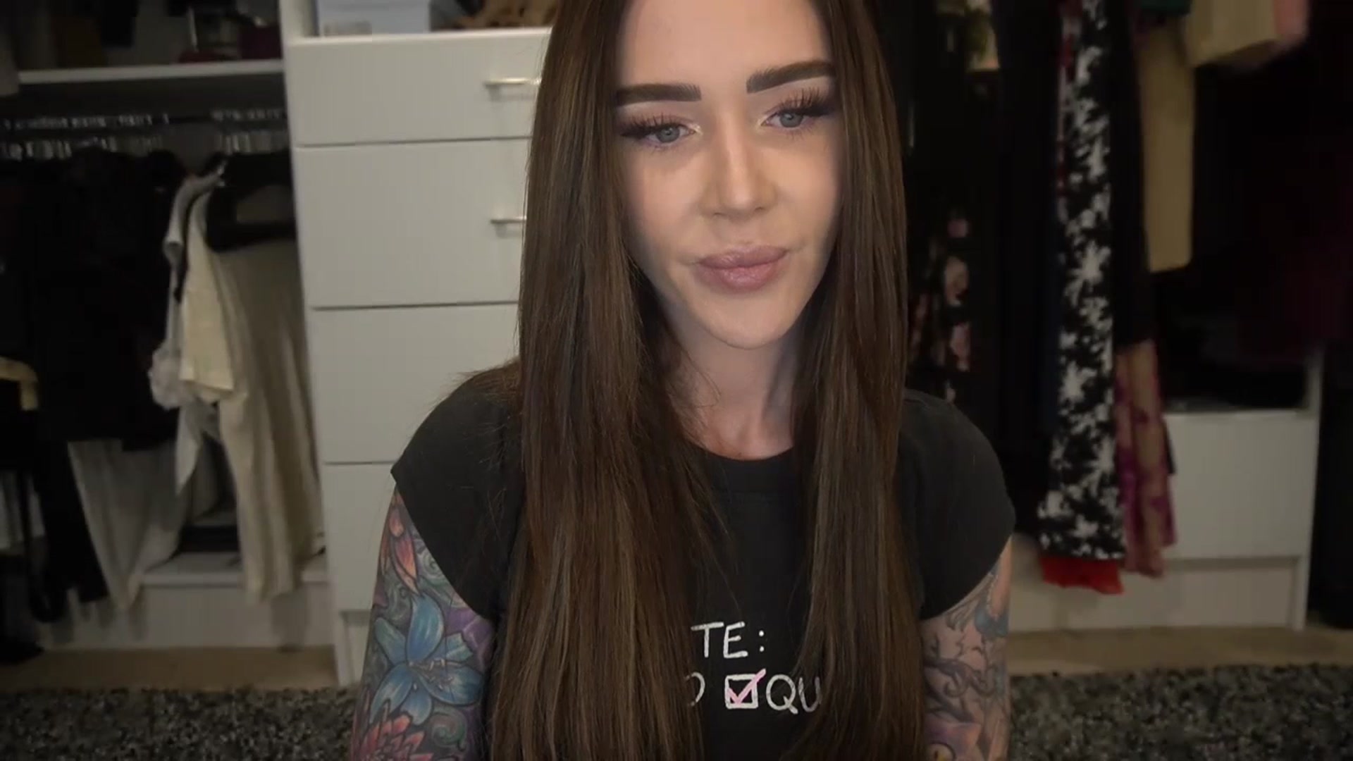 Gallery image thumbnail from VapePapi's myfreecams stream on, 12/13/2023, 22:45 image 11 of 20