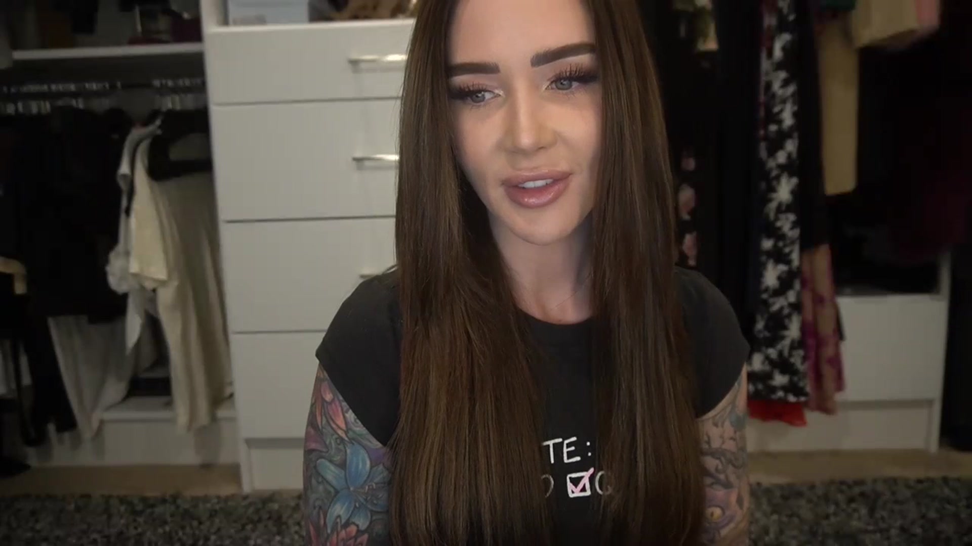 Gallery image thumbnail from VapePapi's myfreecams stream on, 12/13/2023, 22:45 image 19 of 20