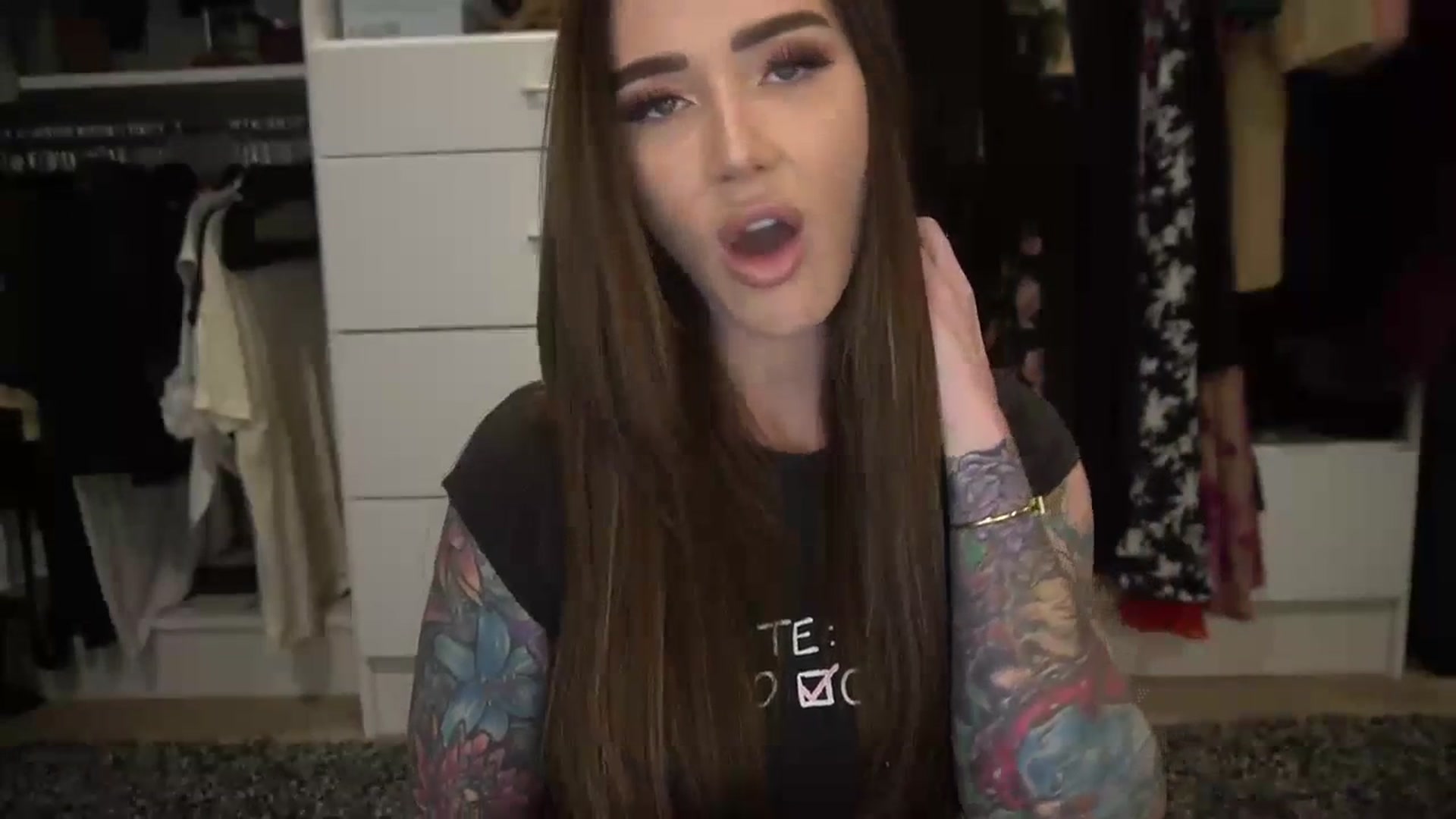 Gallery image thumbnail from VapePapi's myfreecams stream on, 12/13/2023, 22:45 image 3 of 20