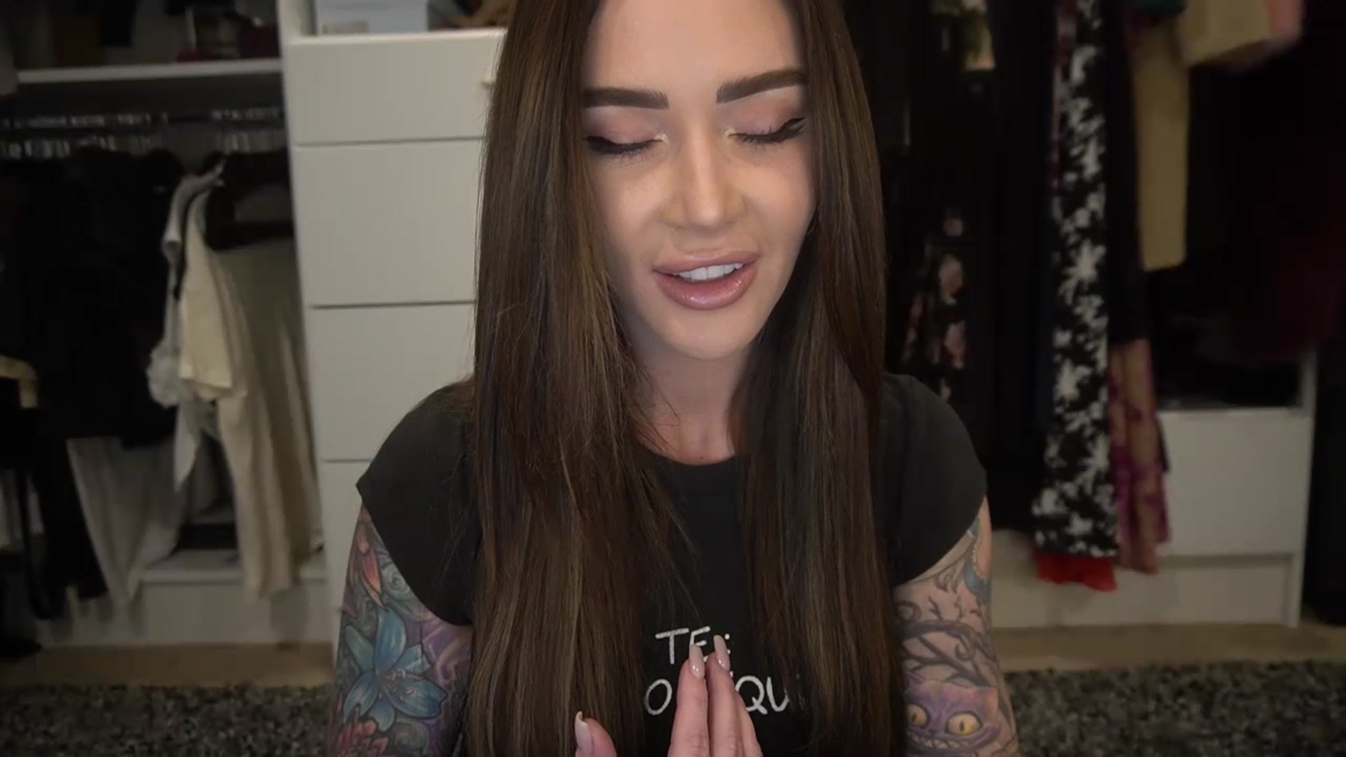 Gallery image thumbnail from VapePapi's myfreecams stream on, 12/13/2023, 22:45 image 12 of 20