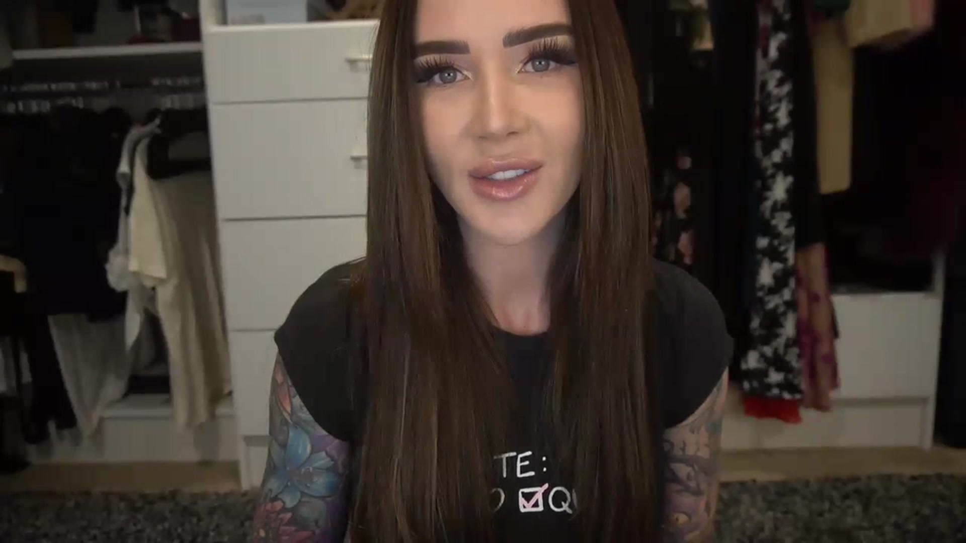 Gallery image thumbnail from VapePapi's myfreecams stream on, 12/13/2023, 22:45 image 2 of 20