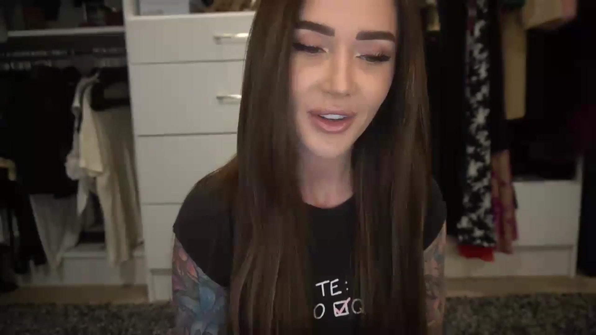 Gallery image thumbnail from VapePapi's myfreecams stream on, 12/13/2023, 22:45 image 8 of 20