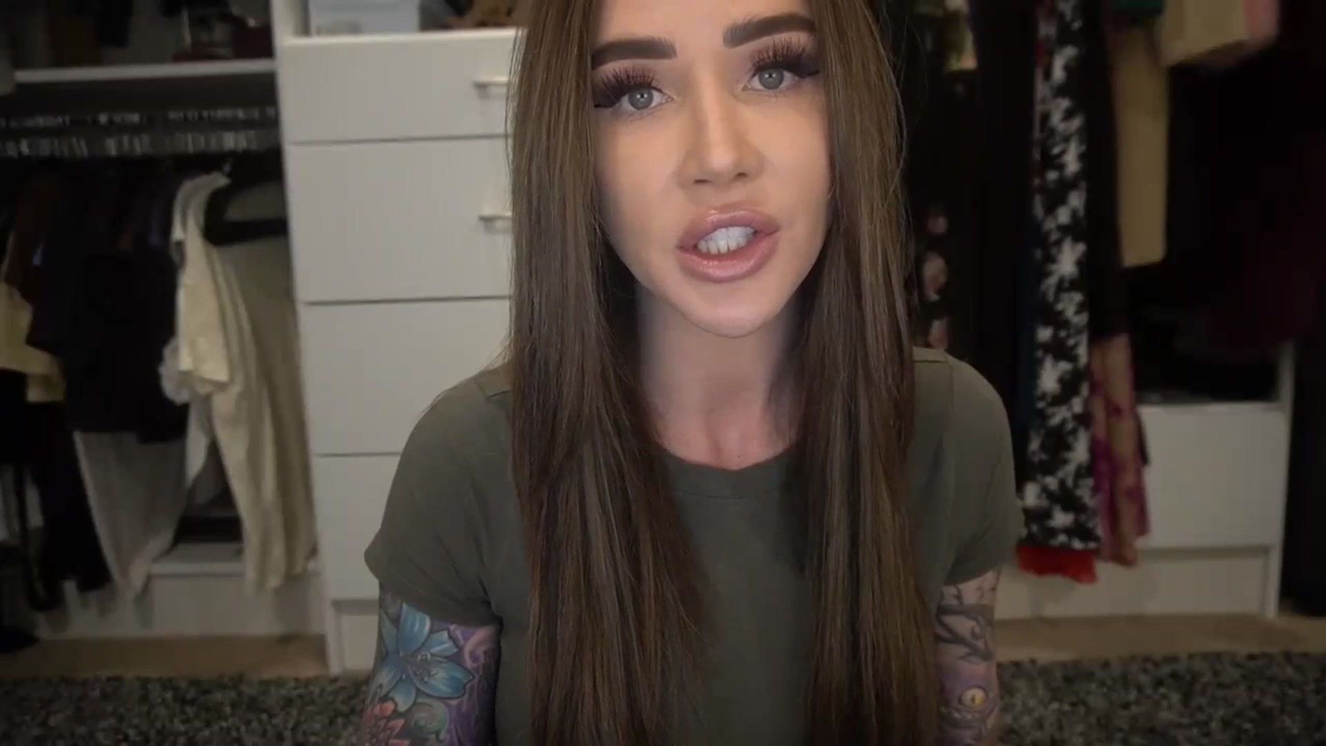 Gallery image thumbnail from VapePapi's myfreecams stream on, 12/20/2023, 22:46 image 6 of 20