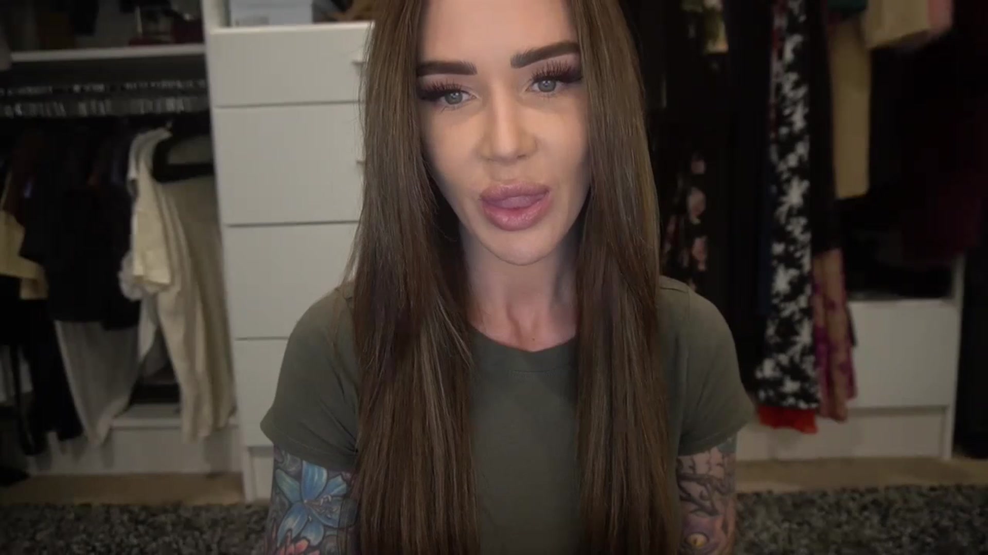 Gallery image thumbnail from VapePapi's myfreecams stream on, 12/20/2023, 22:46 image 10 of 20