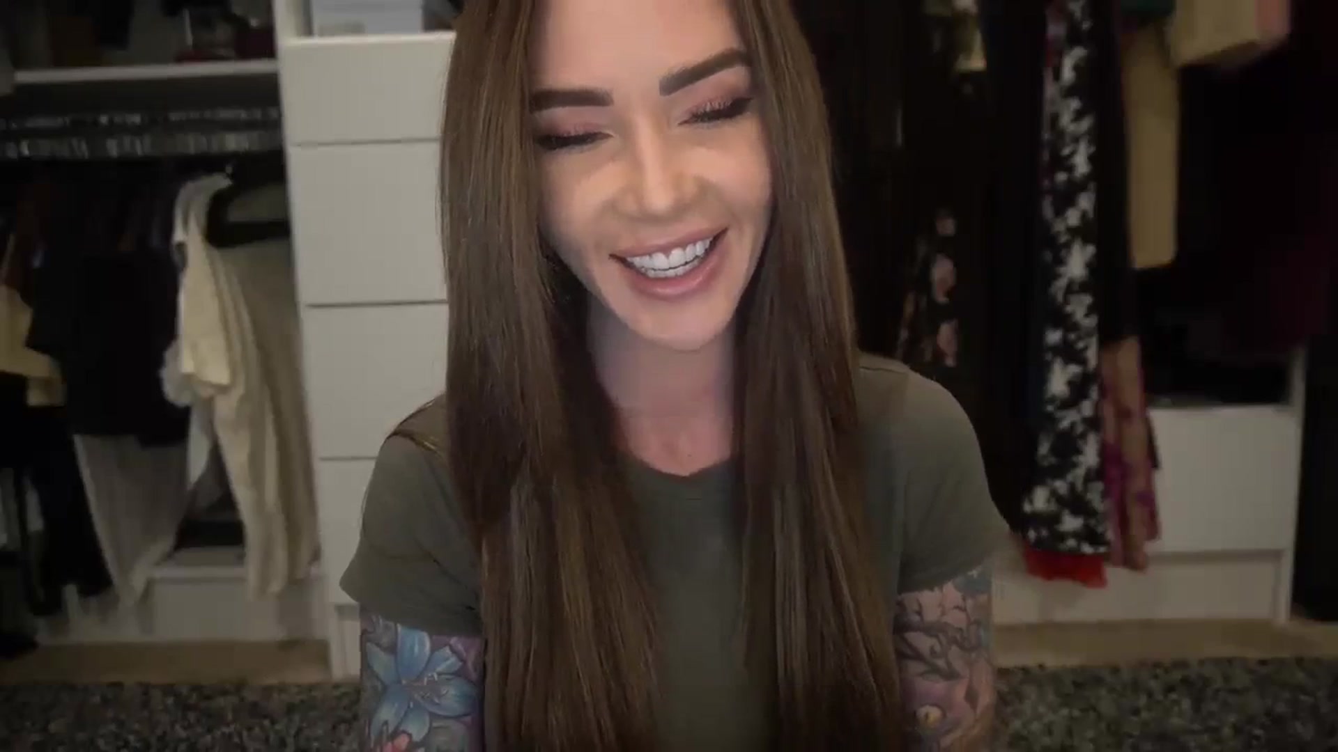 Gallery image thumbnail from VapePapi's myfreecams stream on, 12/20/2023, 22:46 image 16 of 20