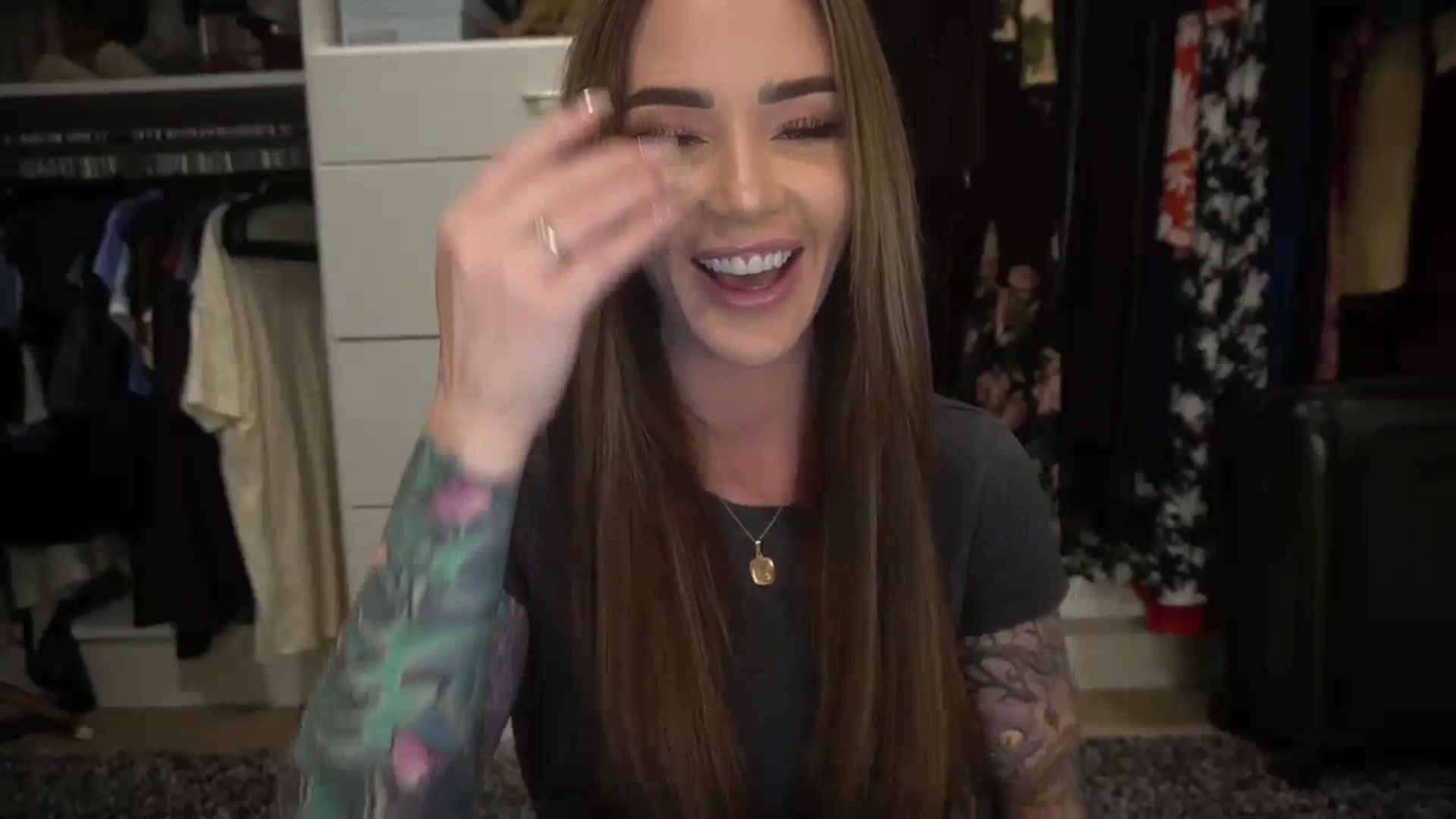 Gallery image thumbnail from VapePapi's myfreecams stream on, 01/08/2024, 23:03 image 19 of 20