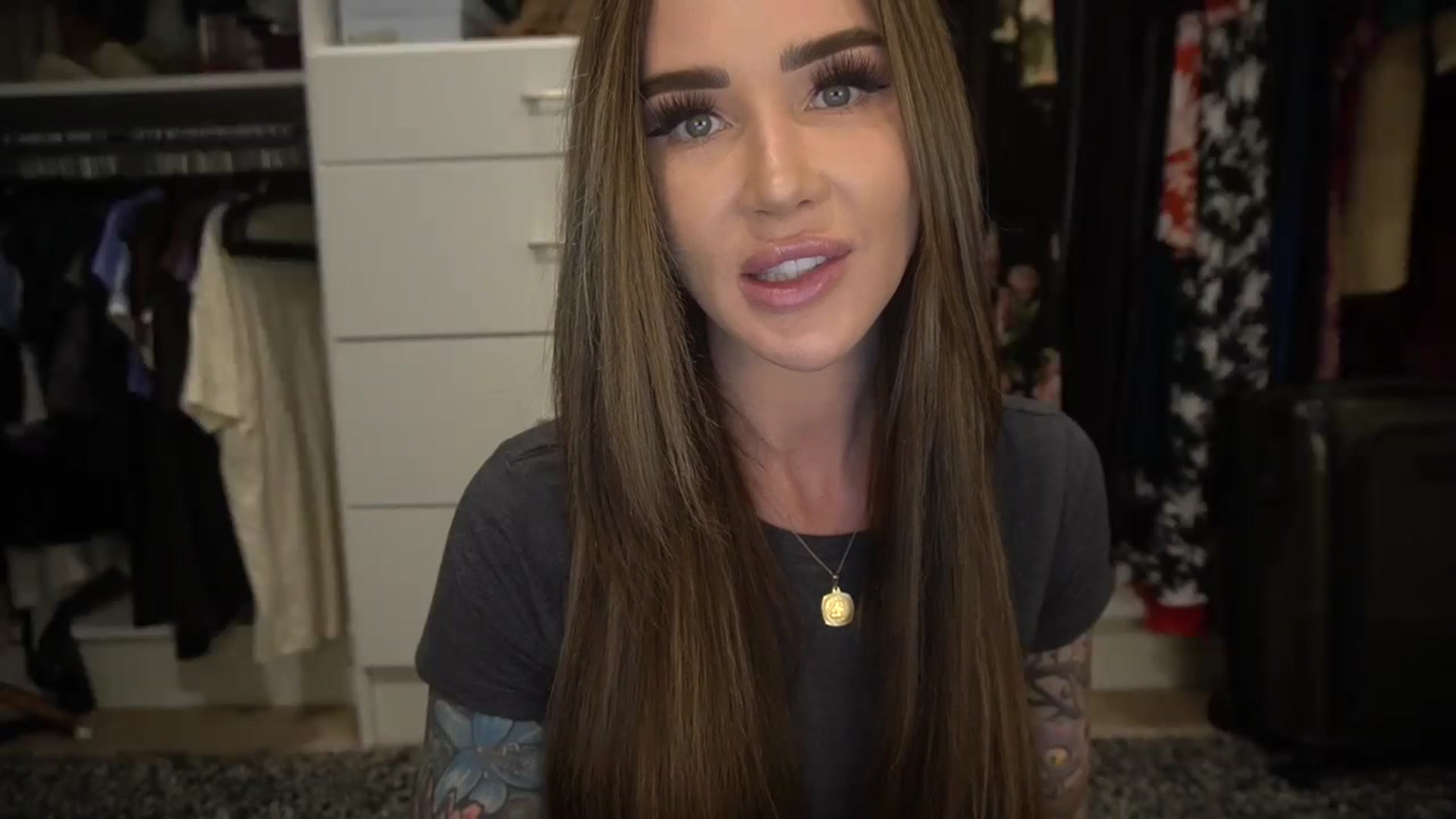 Gallery image thumbnail from VapePapi's myfreecams stream on, 01/08/2024, 23:03 image 18 of 20