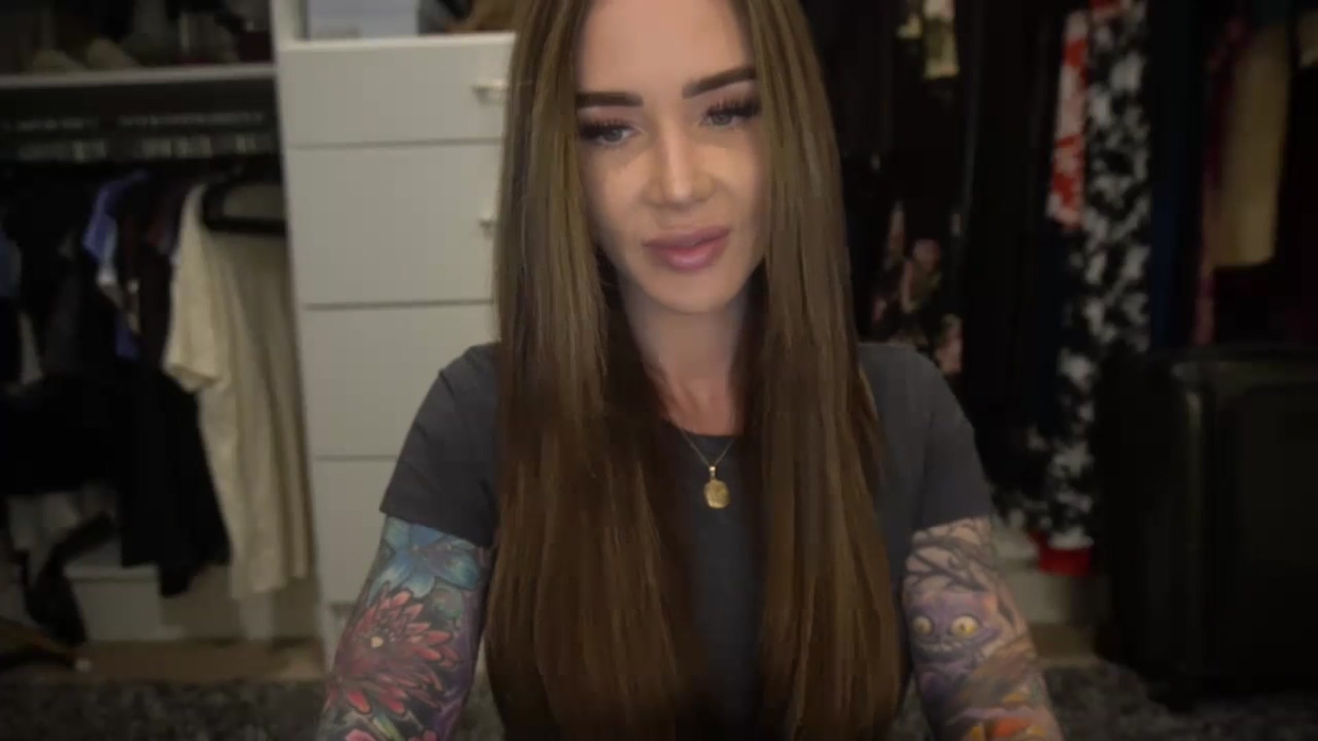Gallery image thumbnail from VapePapi's myfreecams stream on, 01/08/2024, 23:03 image 4 of 20