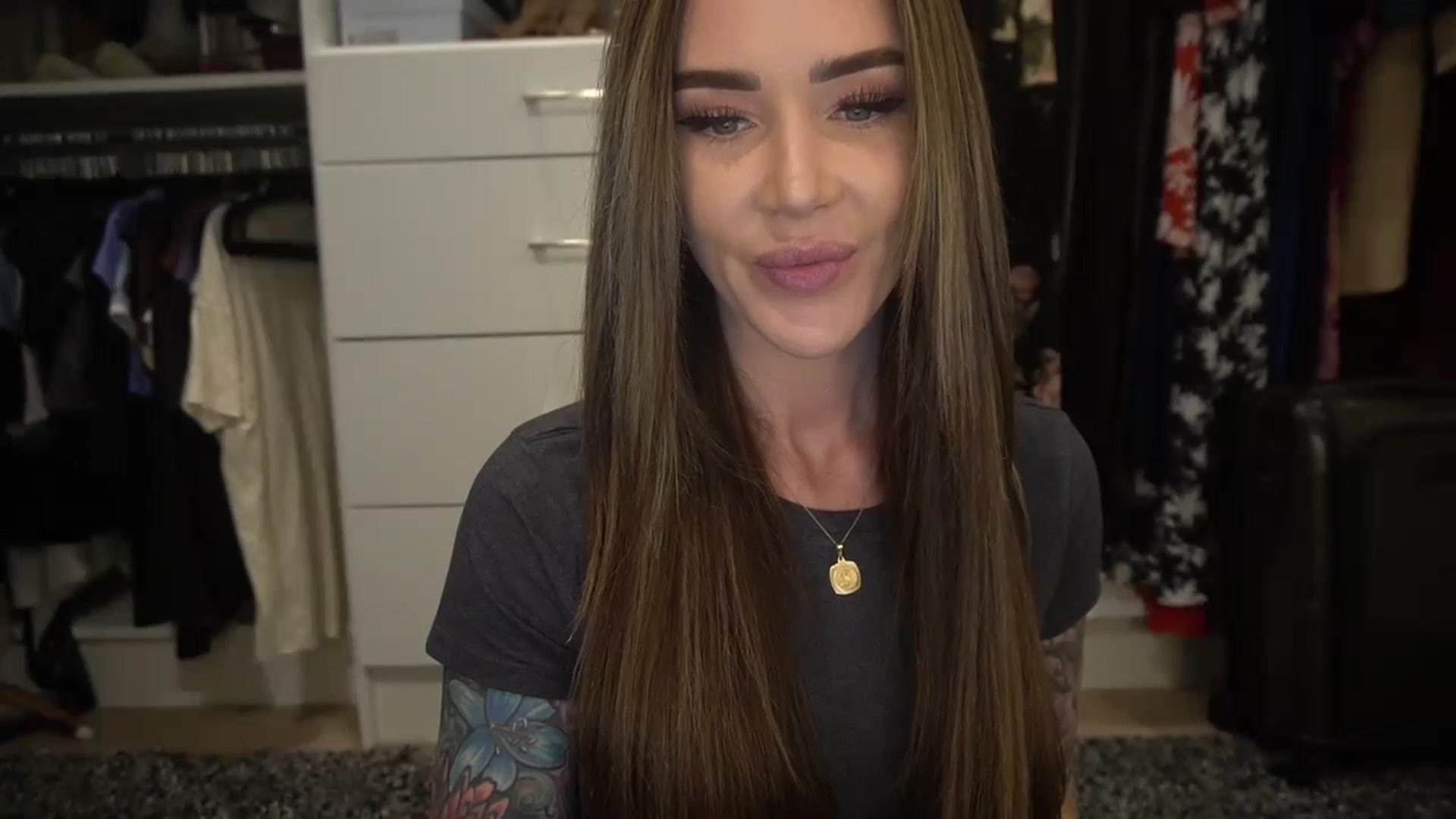 Gallery image thumbnail from VapePapi's myfreecams stream on, 01/08/2024, 23:03 image 15 of 20