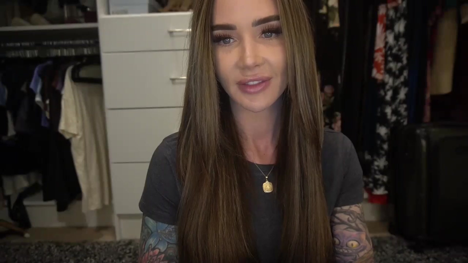 Gallery image thumbnail from VapePapi's myfreecams stream on, 01/08/2024, 23:03 image 16 of 20
