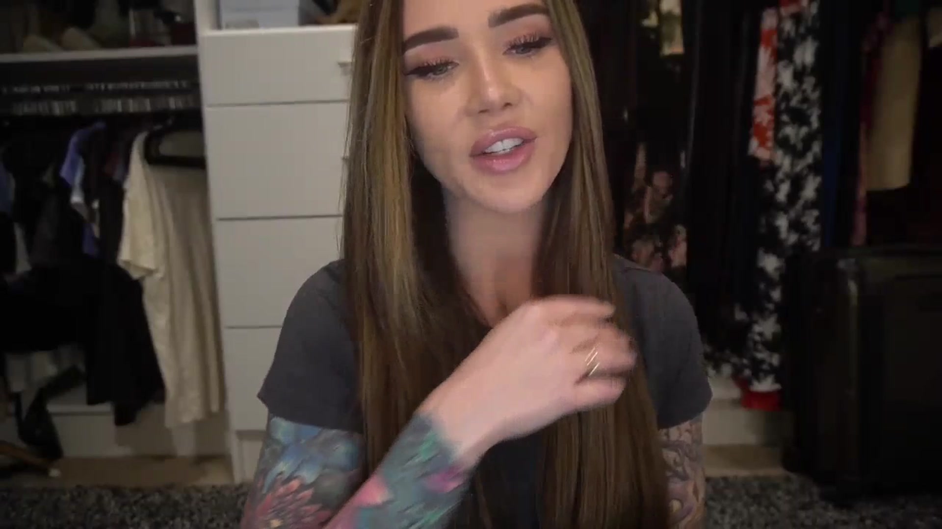 Gallery image thumbnail from VapePapi's myfreecams stream on, 01/08/2024, 23:03 image 9 of 20