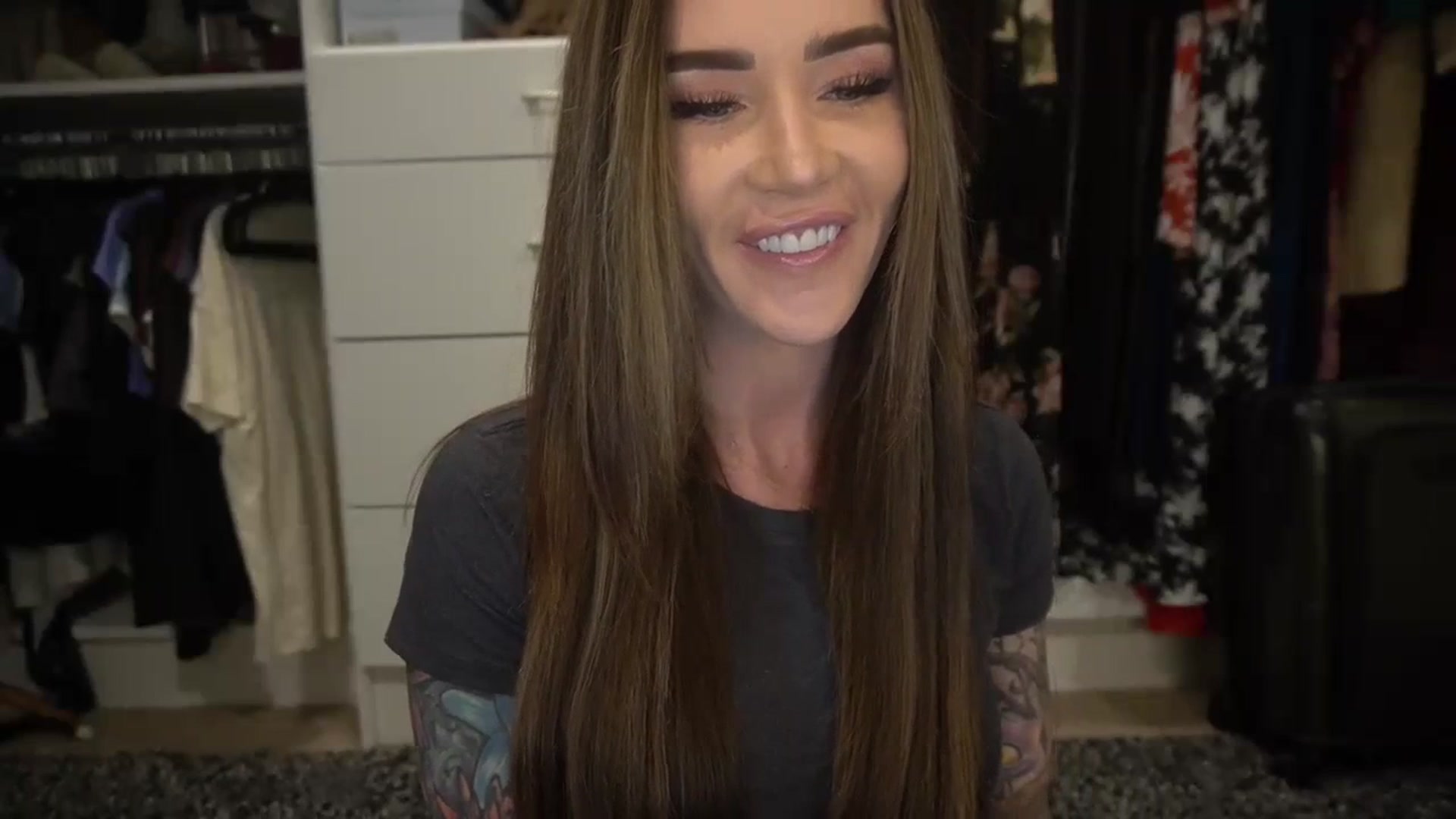 Gallery image thumbnail from VapePapi's myfreecams stream on, 01/08/2024, 23:03 image 6 of 20